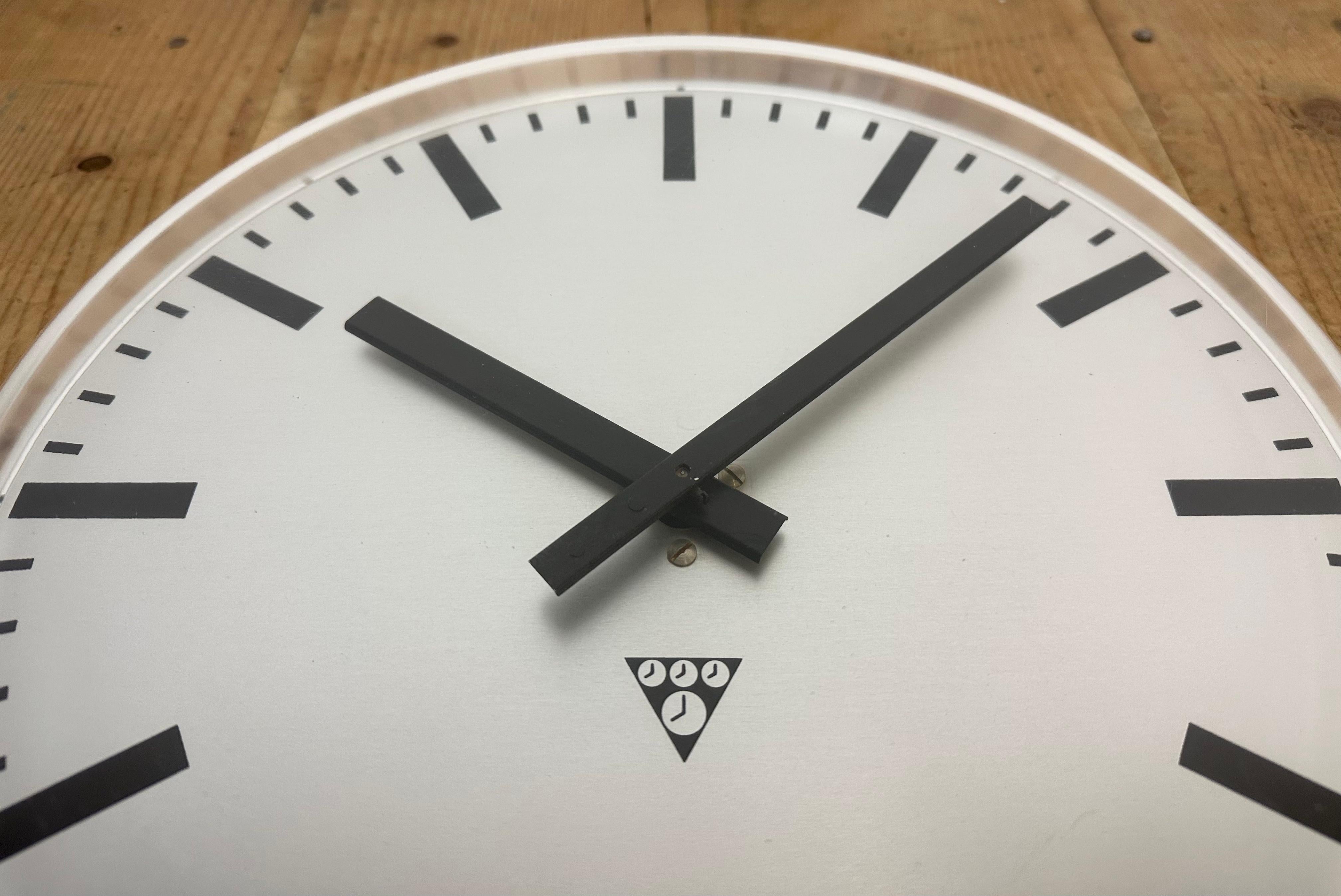 Vintage Office Wall Clock from Pragotron, 1980s For Sale 9