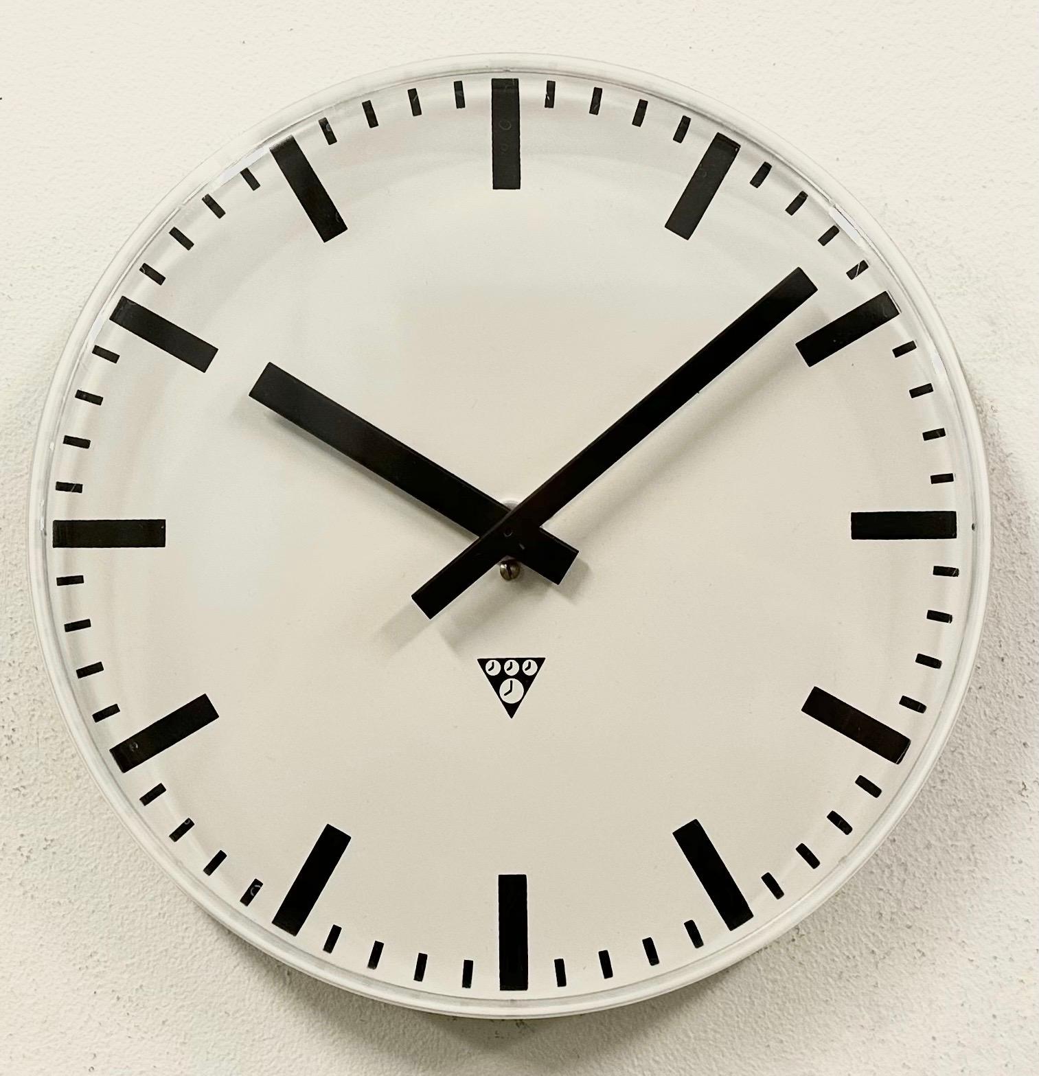 pragotron wall clock