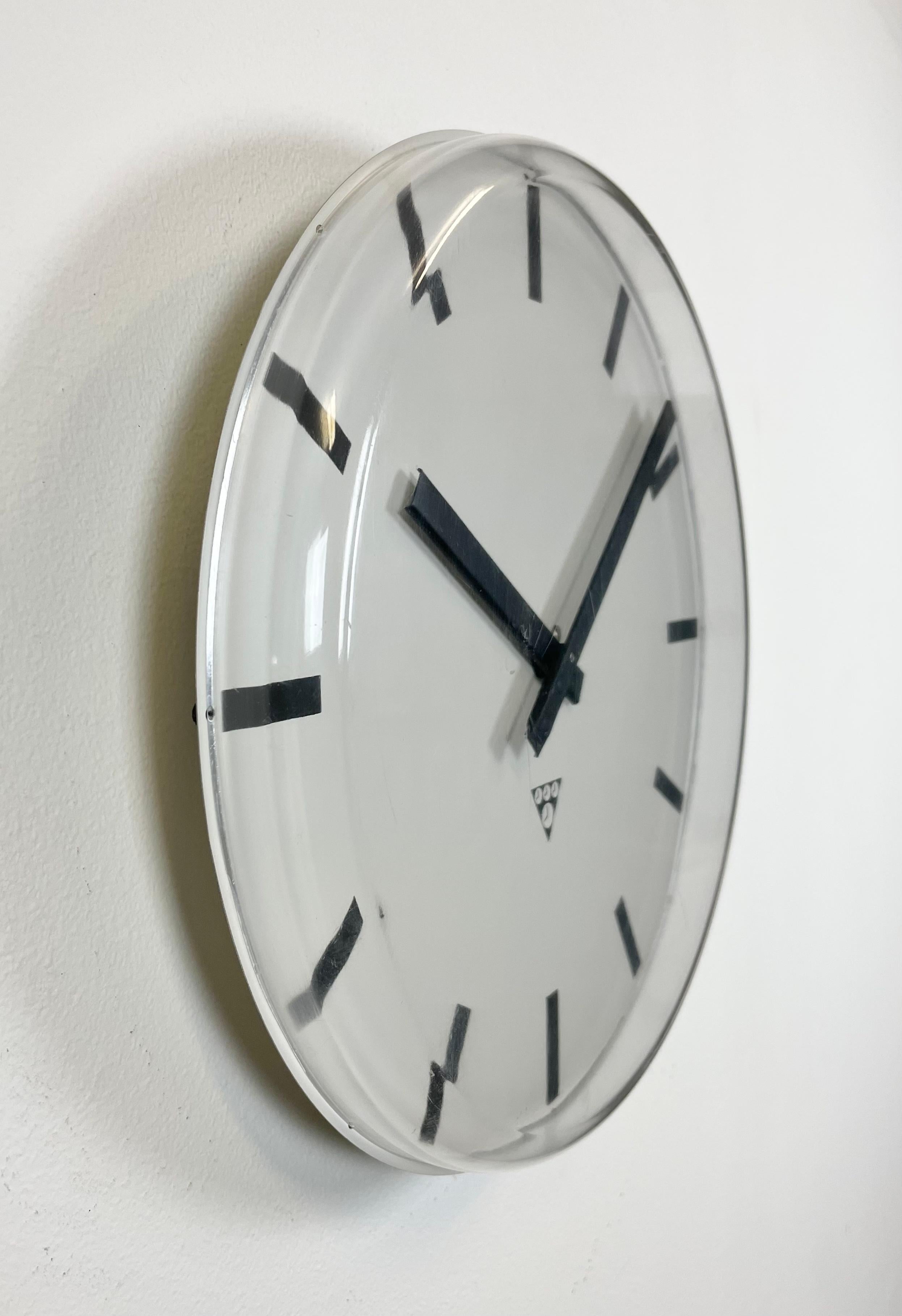 Vintage Office Wall Clock from Pragotron, 1980s In Good Condition In Kojetice, CZ