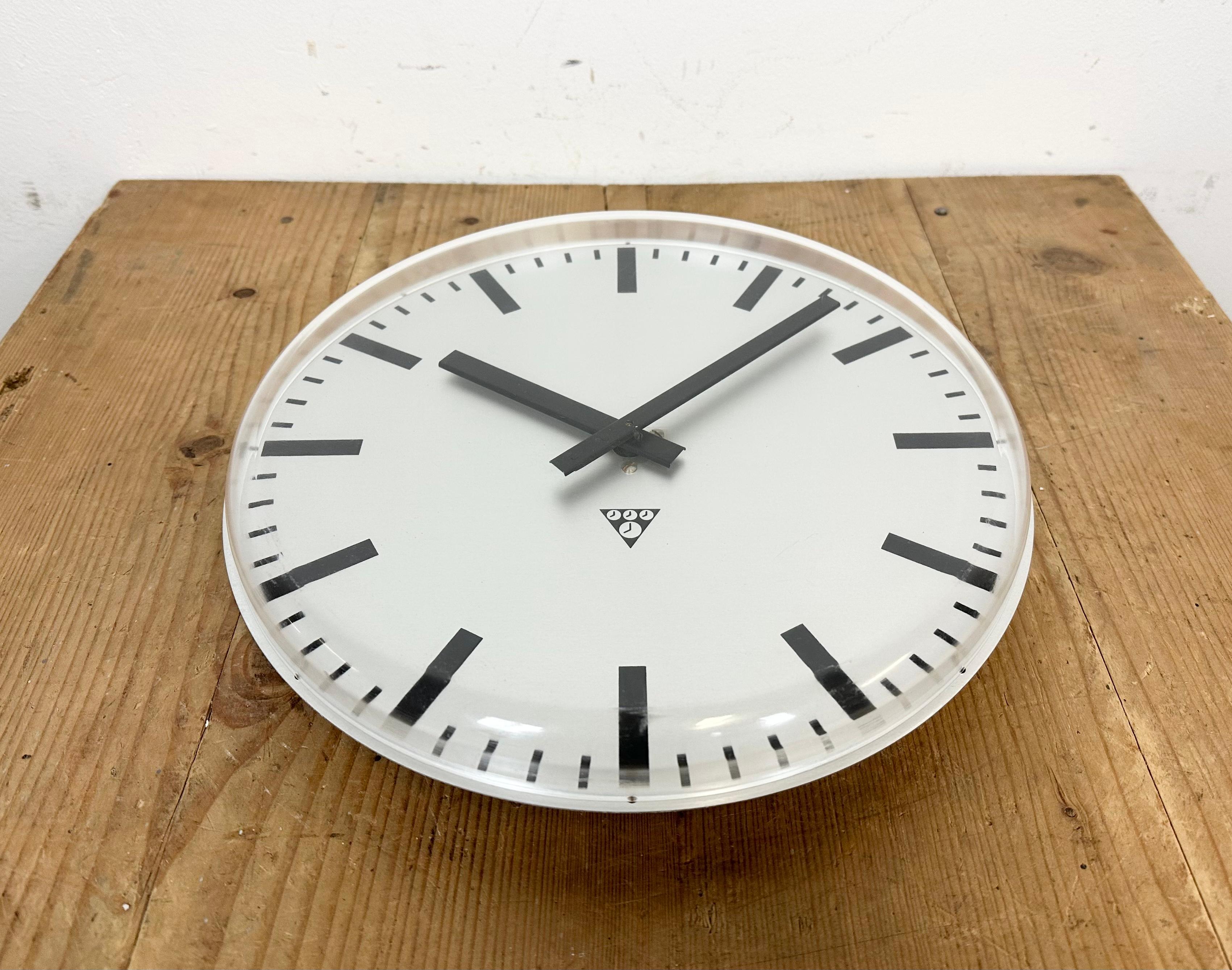 Vintage Office Wall Clock from Pragotron, 1980s For Sale 1