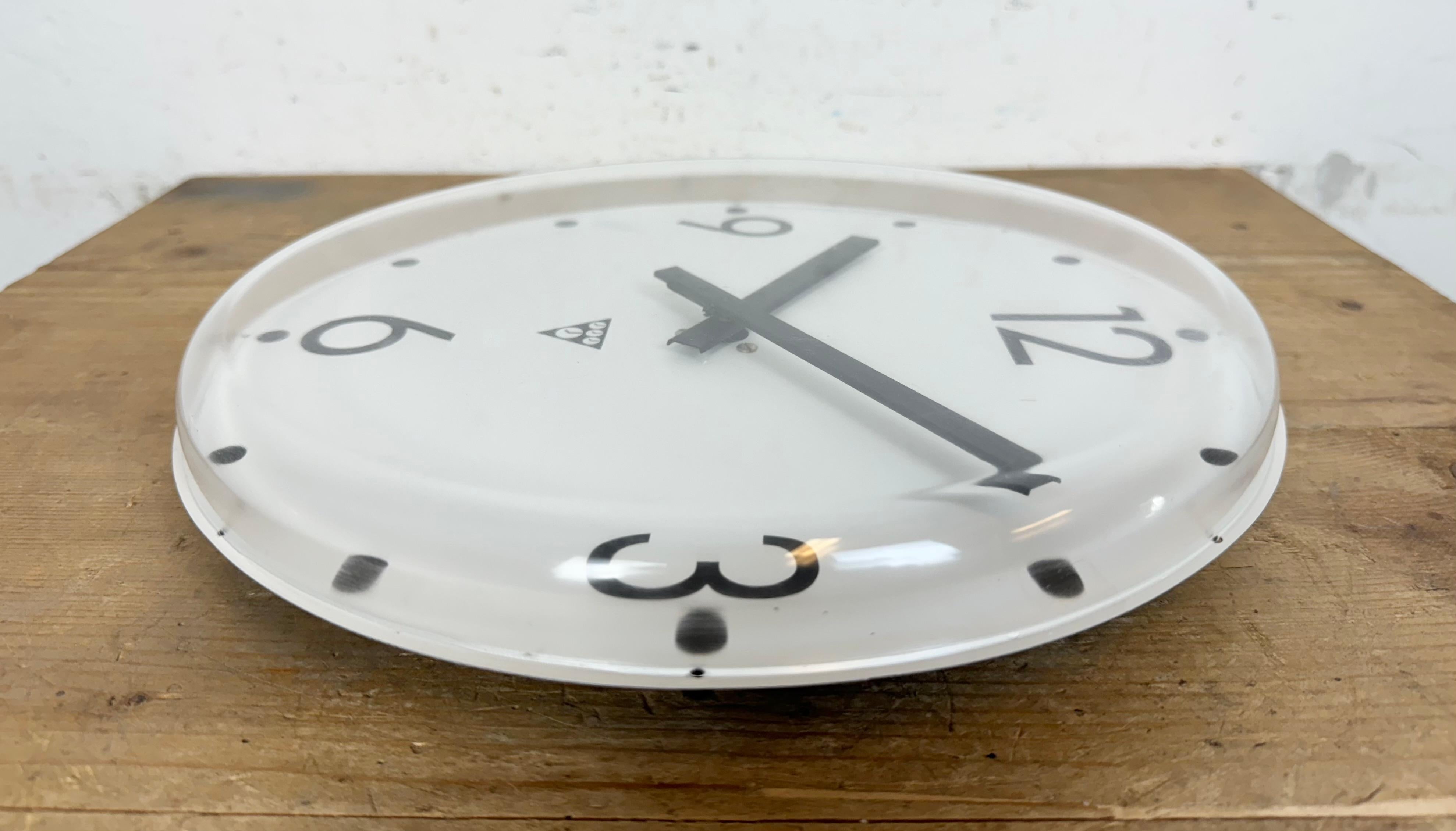 Horloge murale de bureau vintage Pragotron, années 1980 en vente 2