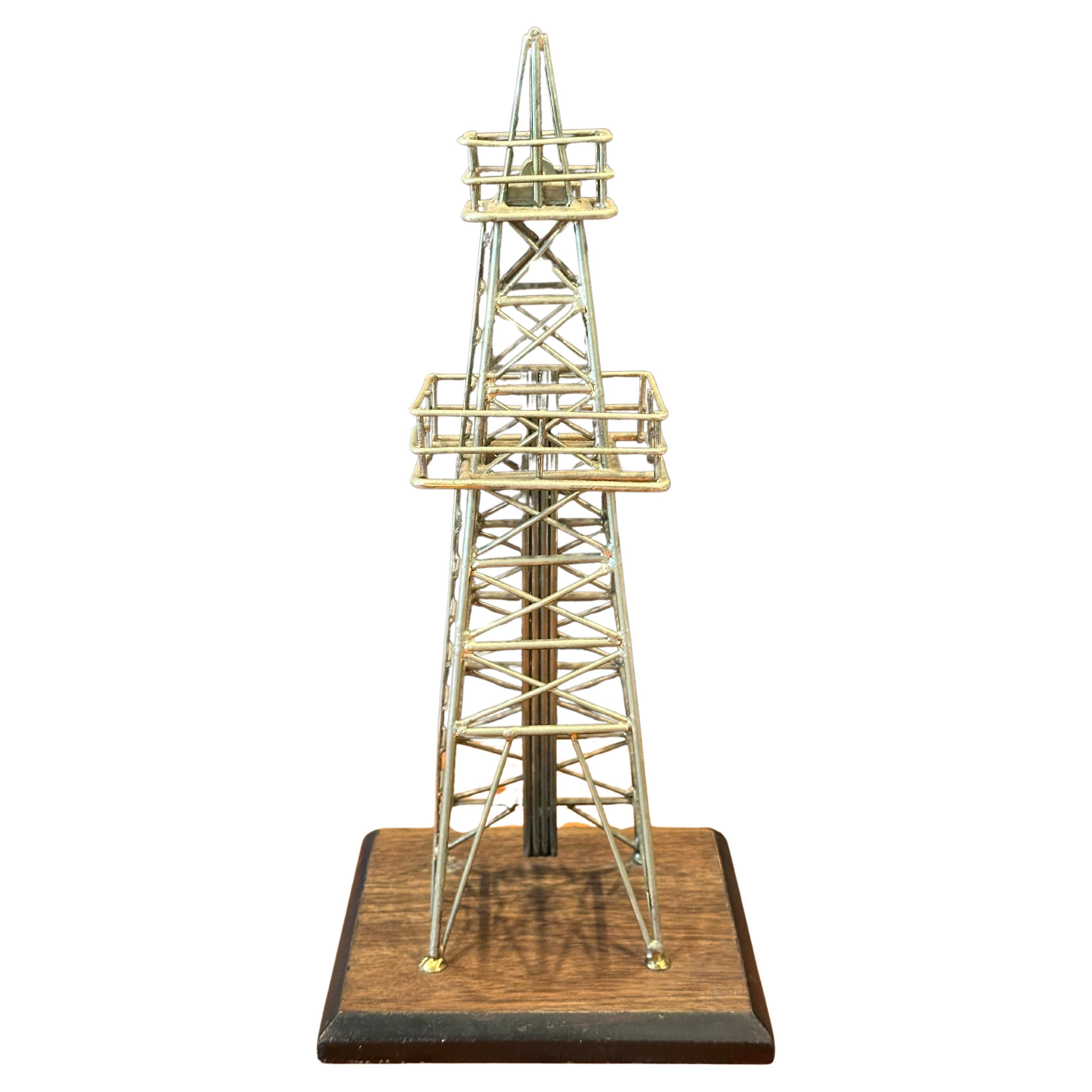 Un modello/scultura vintage unico nel suo genere, risalente agli anni '70 circa.  Il pezzo è in ottime condizioni vintage e misura 5 