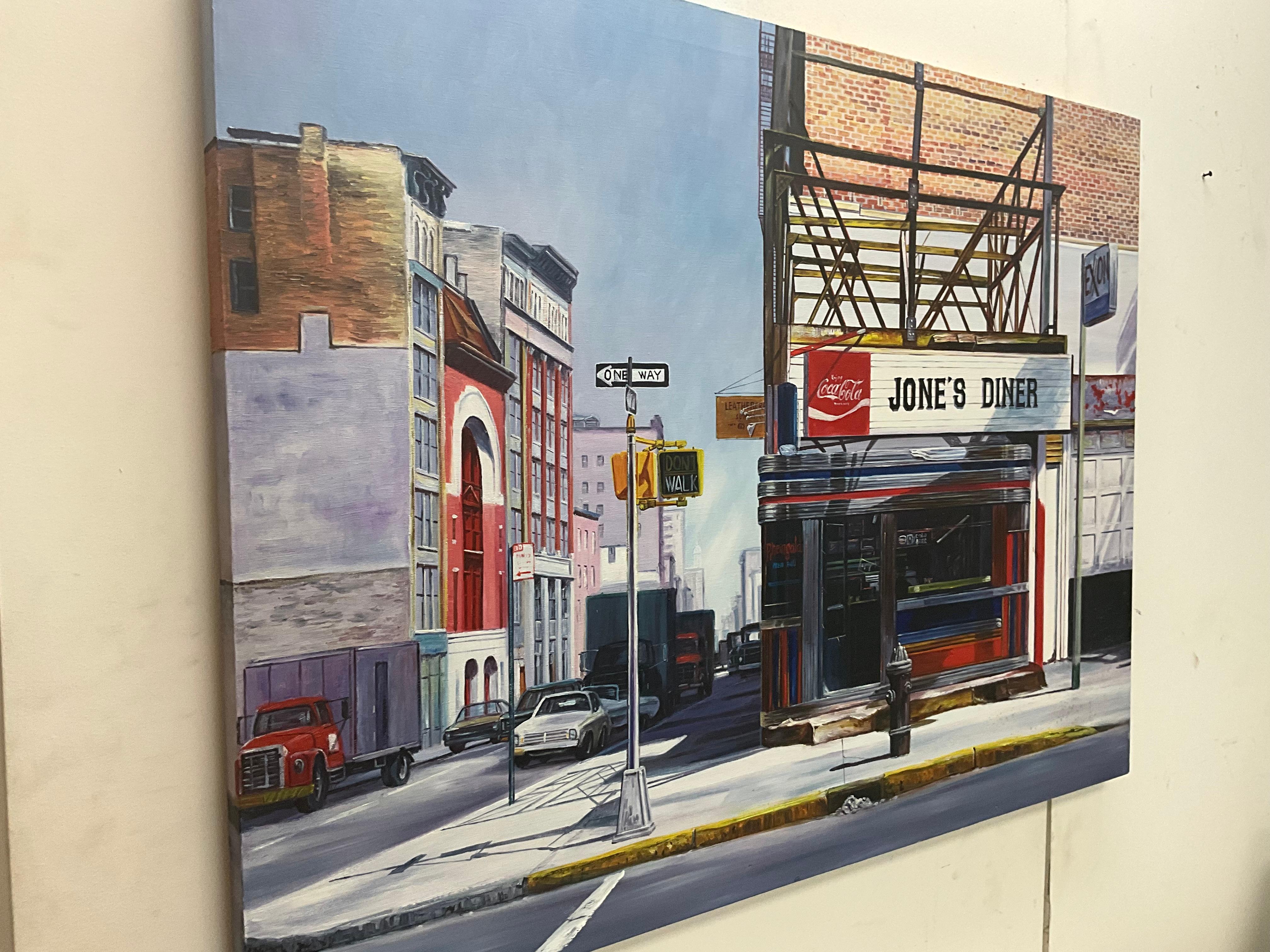 Huile sur toile : Jones's Diner, New York


Cette superbe huile sur toile vintage capture l'emblématique Jones's Diner à New York, présentant un paysage urbain vibrant rempli de voitures classiques et de panneaux de signalisation. L'attention