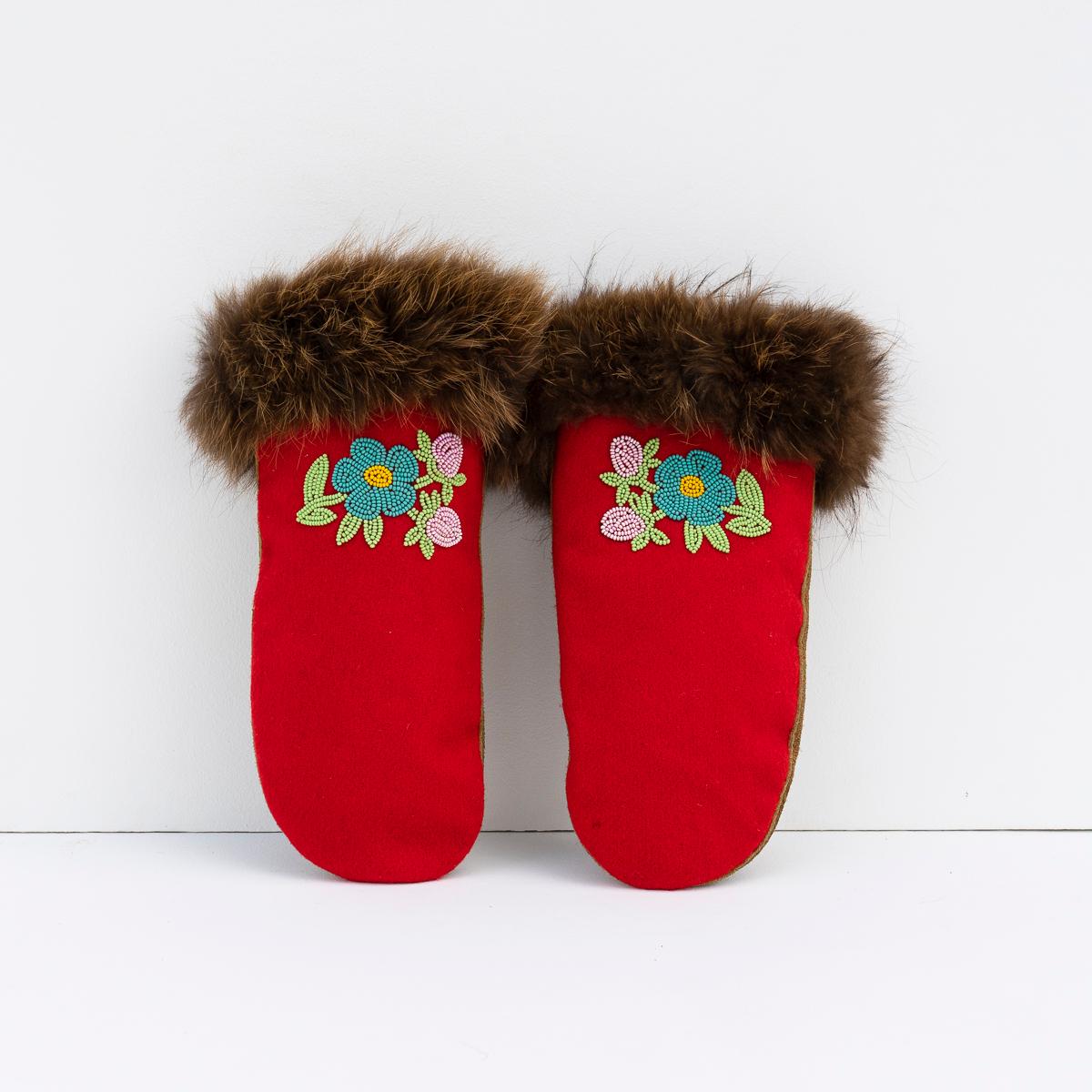 TRADITIONAL OJIBWAY TRIBAL GLOVES WITH FLORAL BEAD DETAILING
Originating from the Ojibwe (Ojibwa) people from what is currently Southern Canada and the North Mid-Western United States.

Handmade from smoked moose leather and red felt and fur