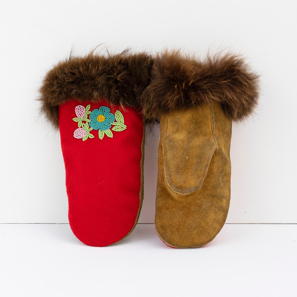 Canadian Vintage Ojibwe Beaded Felt and Moose Skin Gauntlet Mittens, 1950s First Nations For Sale