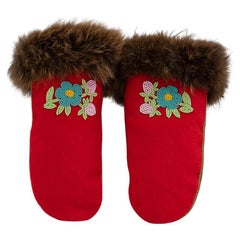 VINTAGE OJIBWE BEADED FELT AND MOOSE SKIN GAUNTLET MITTENS - LES PLUS GRANDS NATIONS des années 1950