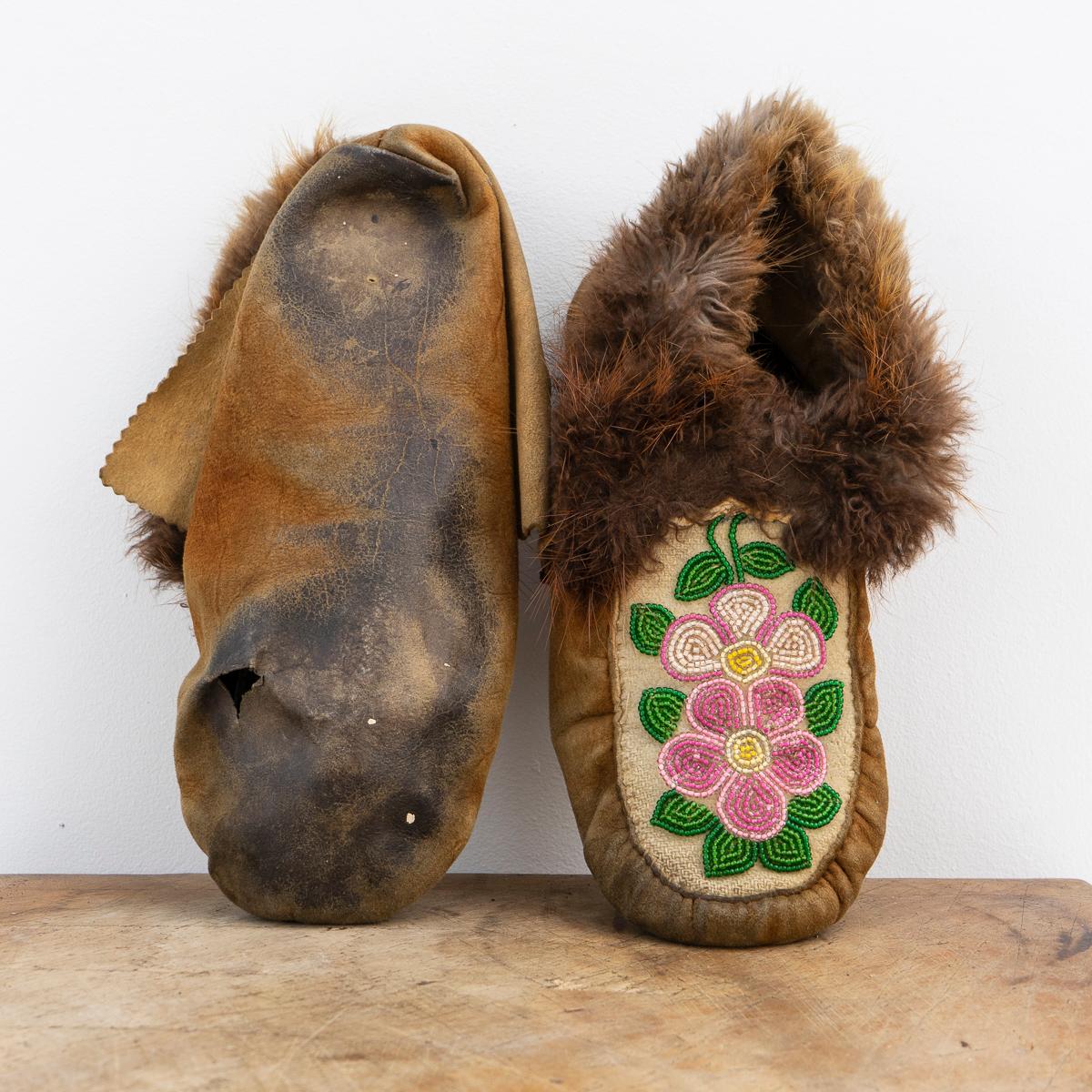 Vintage Ojibwe Beaded Moose Skin Moccasins, 1950s Leather First Nation Ojibwa In Good Condition For Sale In Bristol, GB