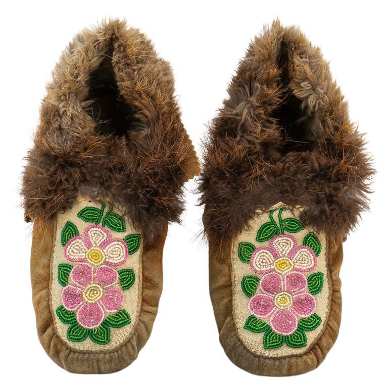 Vintage Ojibwe Beaded Moose Skin Moccasins, 1950s Leather First Nation Ojibwa For Sale