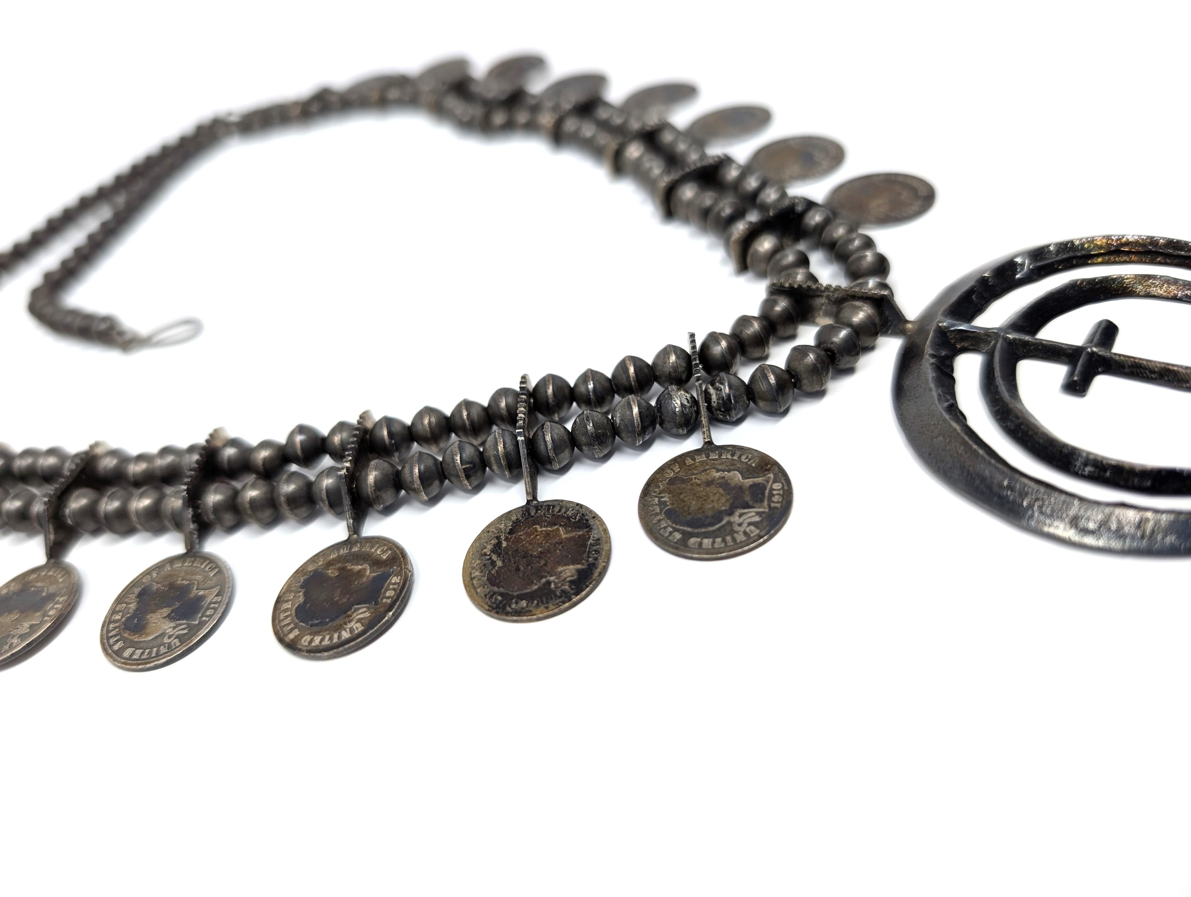 Taille cabochon Vintage Old American Sterling Silver Handmade Dime Coin and Turquoise Necklace en vente