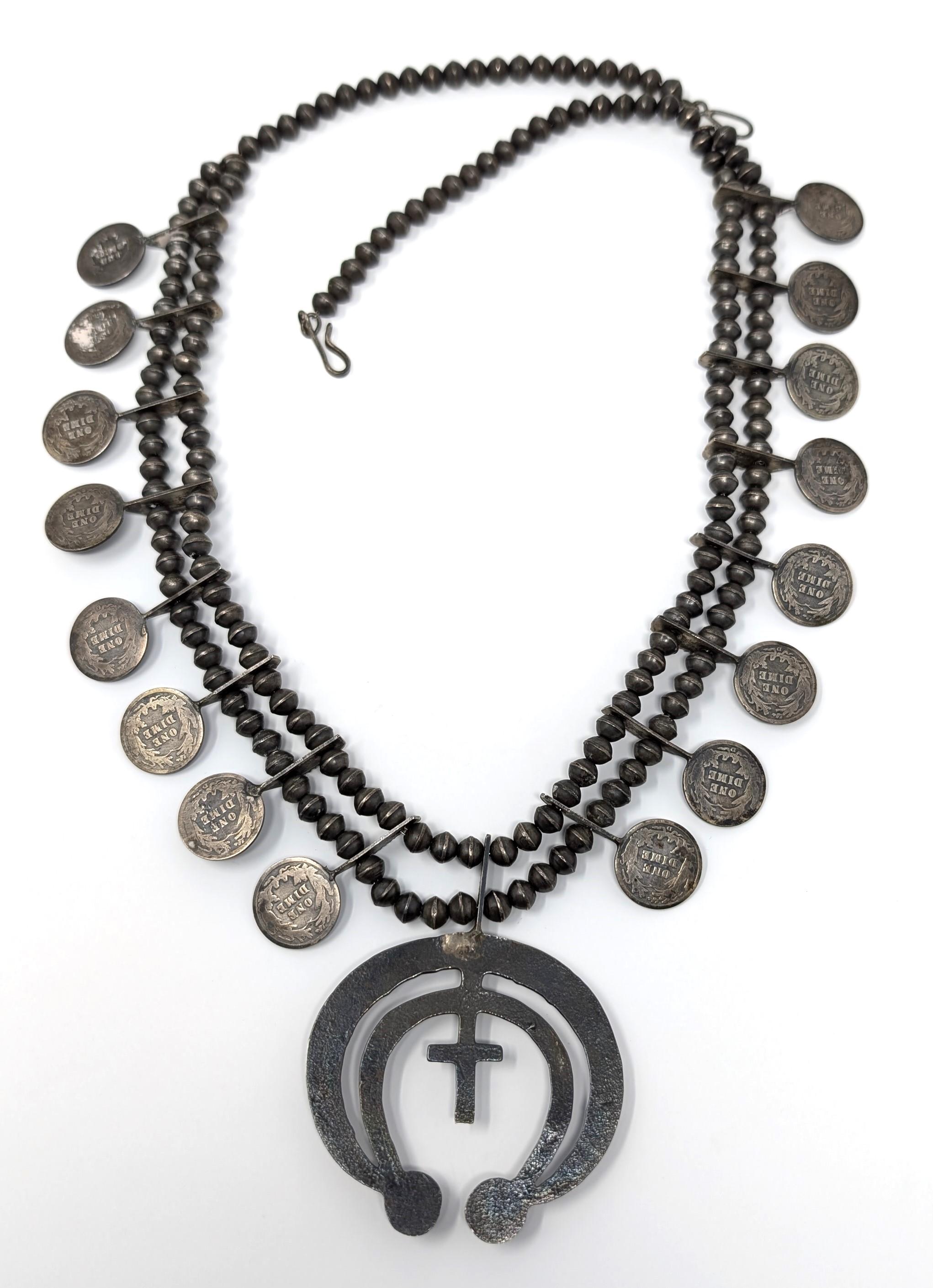 Vintage Old American Sterling Silver Handmade Dime Coin and Turquoise Necklace Bon état - En vente à Greer, SC