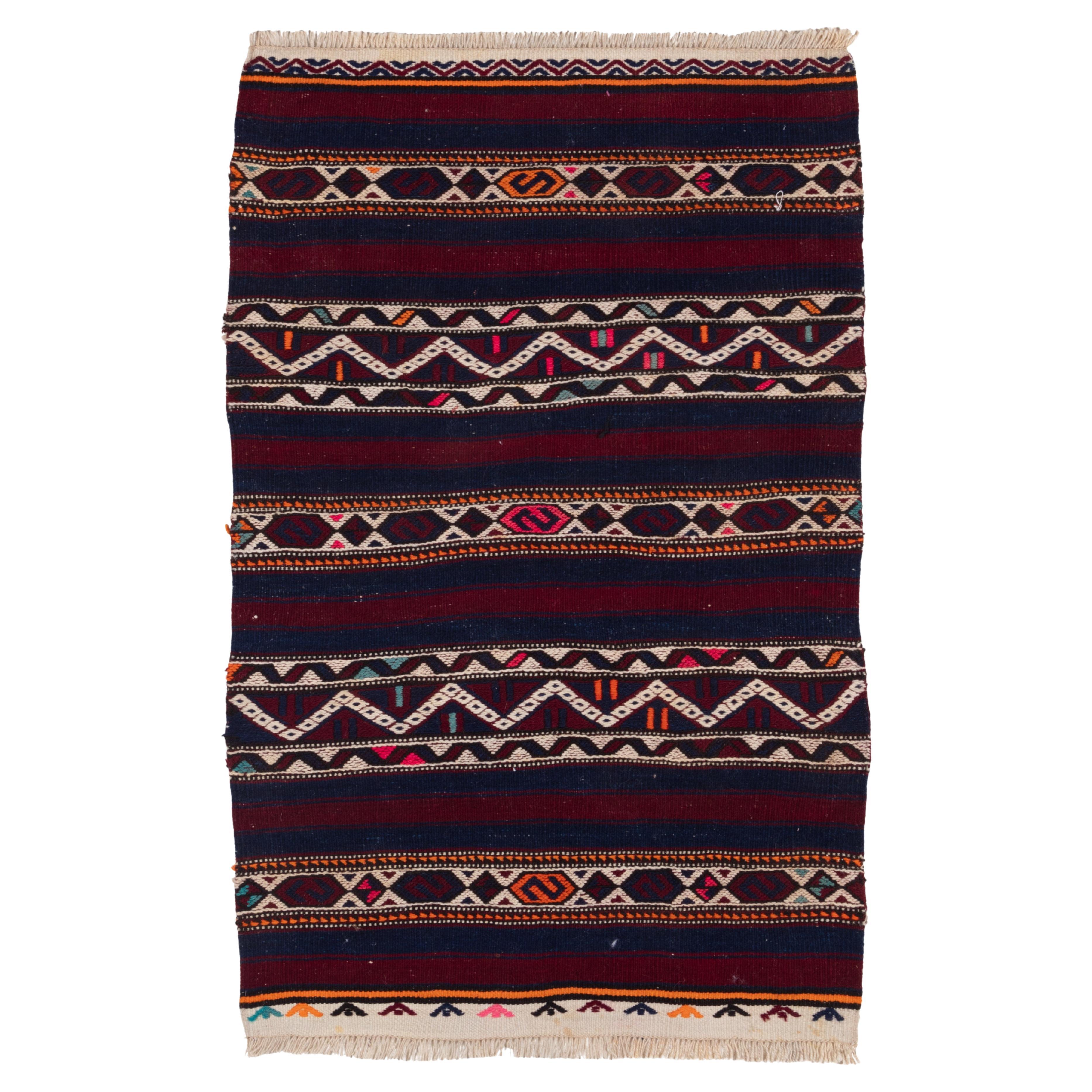 Vintage Old Bergama Kilim Cuval Teppich Chuval Mat Anatolian Turkish Yastik Carpet im Angebot