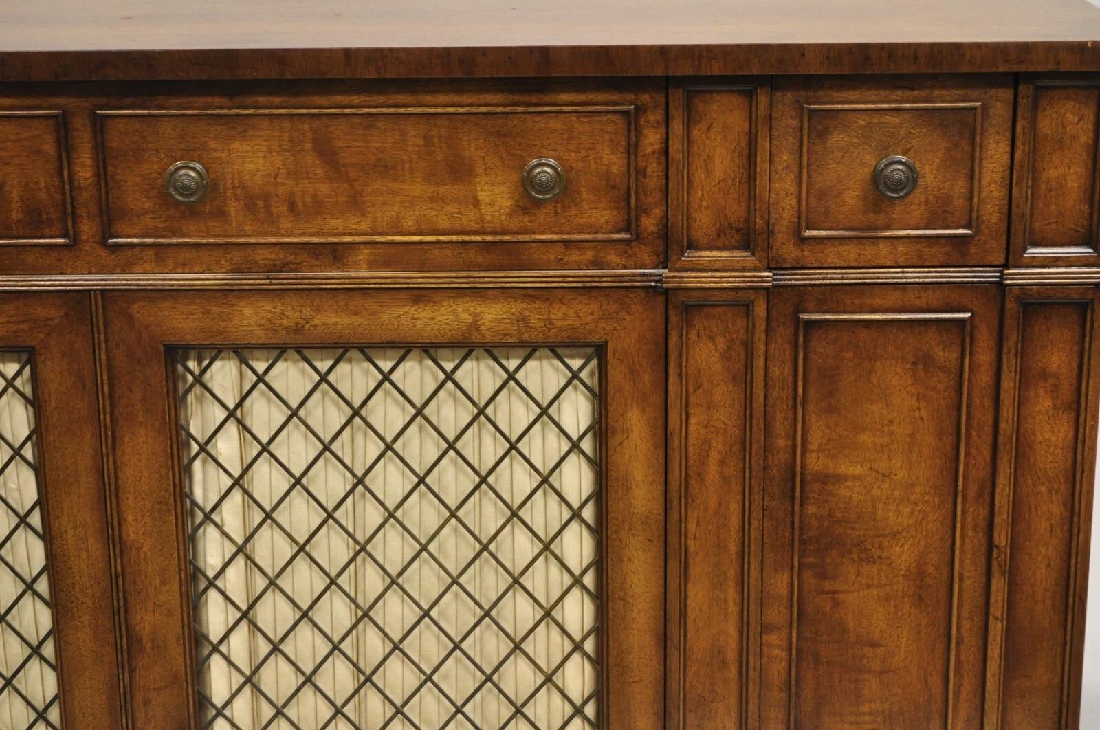 Vintage Coloni Regency Style Mahogany Sideboard Buffet avec surface d'écriture Fall Front. Circa Early 20th Century. Dimensions : 38