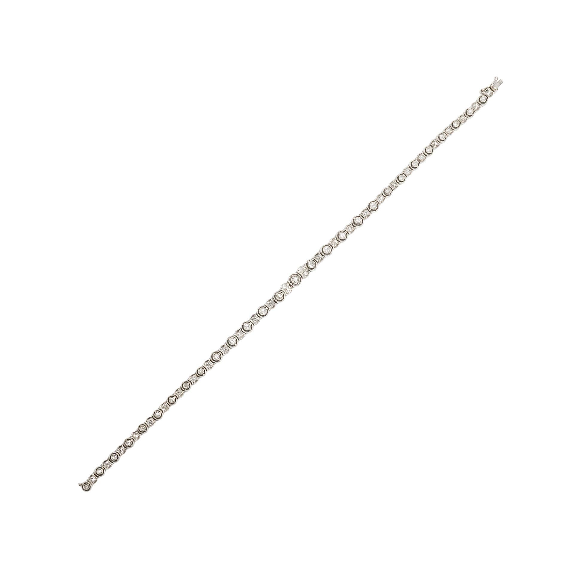 Art Deco Vintage Old Cut Diamond and Platinum Graduated Tennis Bracelet, circa 1930s For Sale
