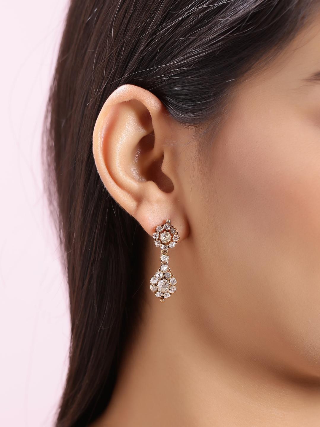 Par de pendientes de oro y diamantes talla antigua de una colección privada Art Decó en venta