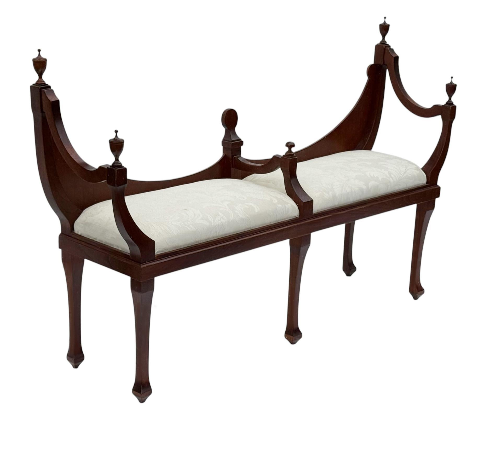 Late 20th Century Vintage Old English Hepplewhite Style Courting Bench in Mahogany For Sale
