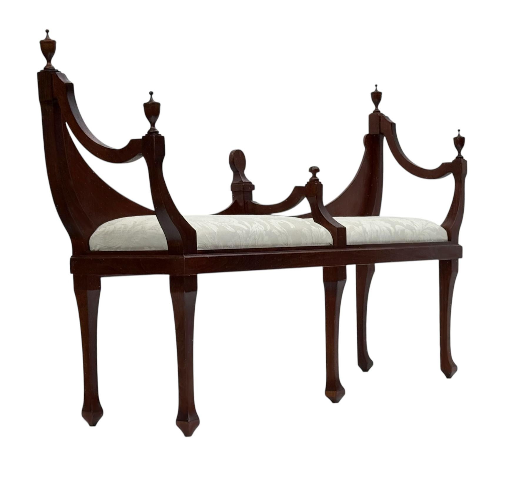 Vintage Old English Hepplewhite Style Courting Bench in Mahogany For Sale 2