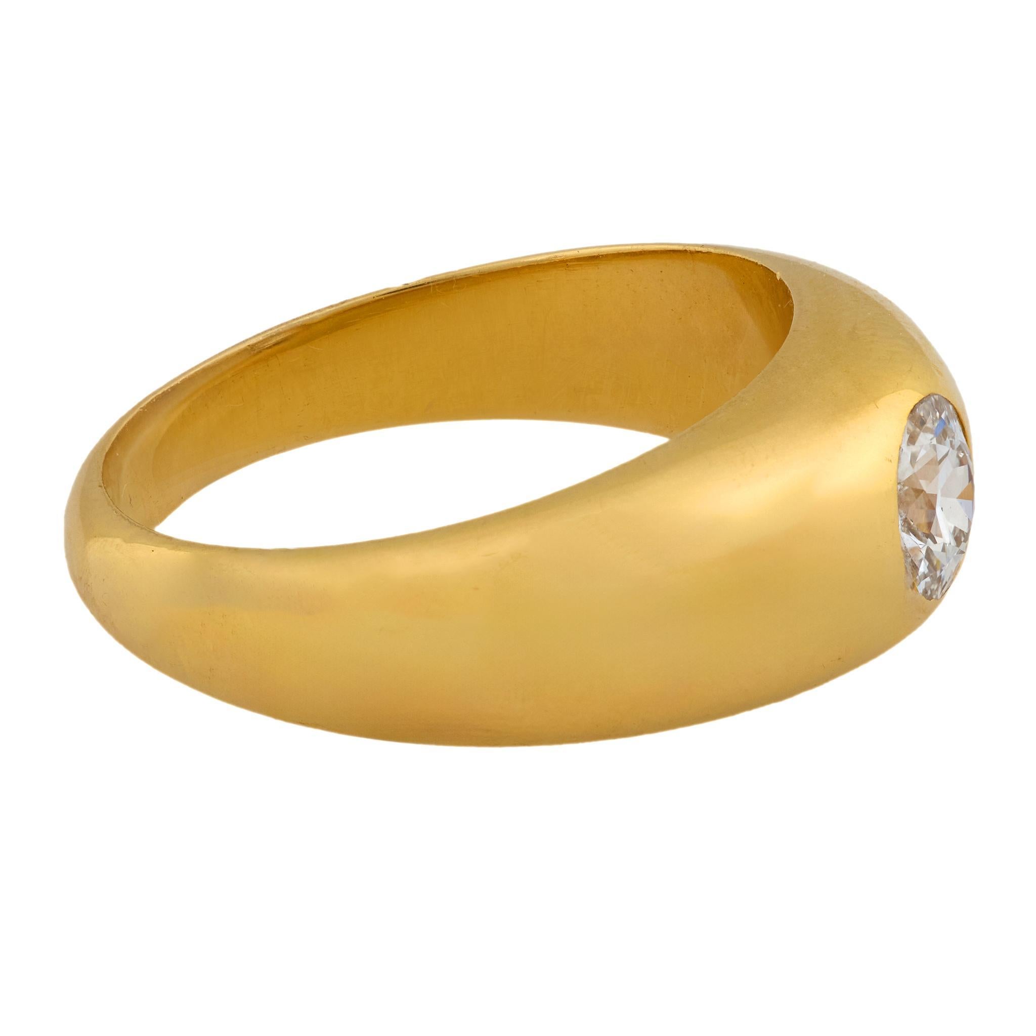 Moderno Anello con castone in oro giallo 18 carati con diamante antico taglio europeo vintage in vendita