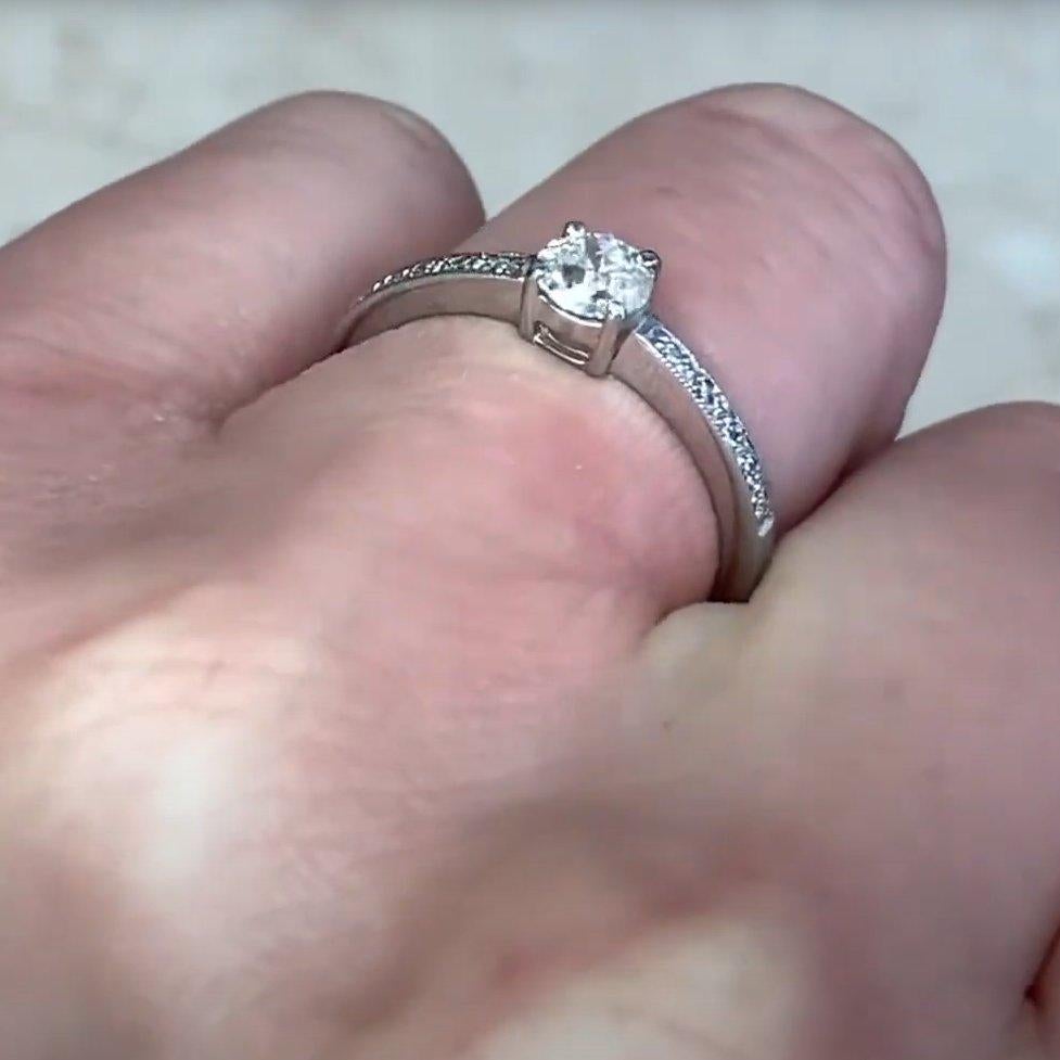 Vintage Old European Cut Diamond Engagement Ring (Approx 0.30-Carats), Platinum In Excellent Condition For Sale In New York, NY