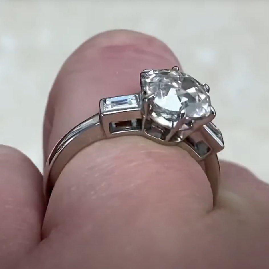 Taglio antico europeo Anello di fidanzamento con diamante vintage taglio europeo (circa 2.10 carati), platino in vendita