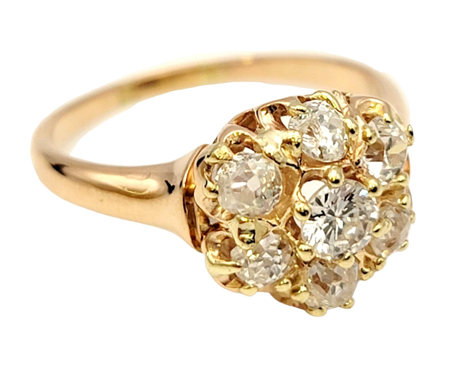 Taille vieille Europe Bague grappe de fleurs en or jaune 14 carats avec diamants taille européenne ancienne en vente