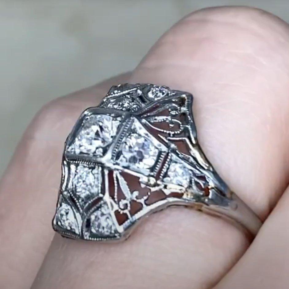 Vintage Old European Cut Diamond Ring (Approx 0.3-Carats), Platinum, Circa 1925 For Sale 1