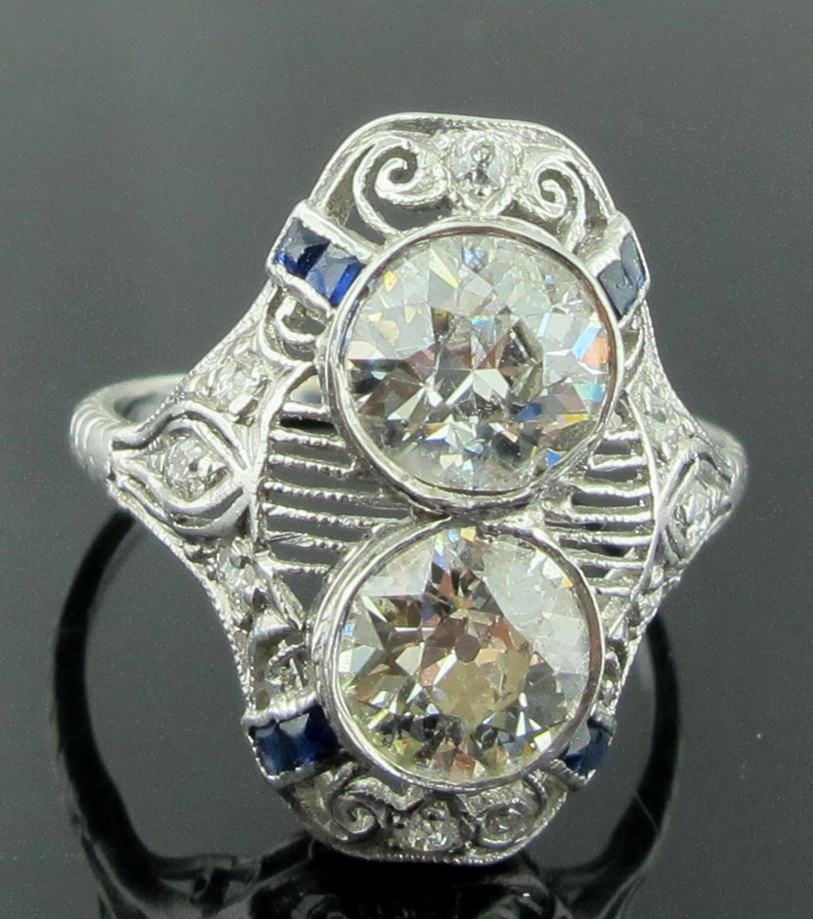 Art Deco Vintage Old European Cut Diamond Ring Set in Platinum, circa 1920 For Sale