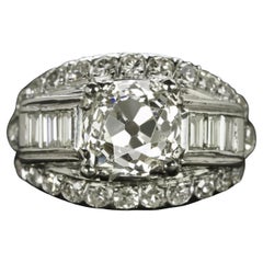 Antiguo Anillo de Diamantes de Tres Piedras de Corte Europeo Vintage