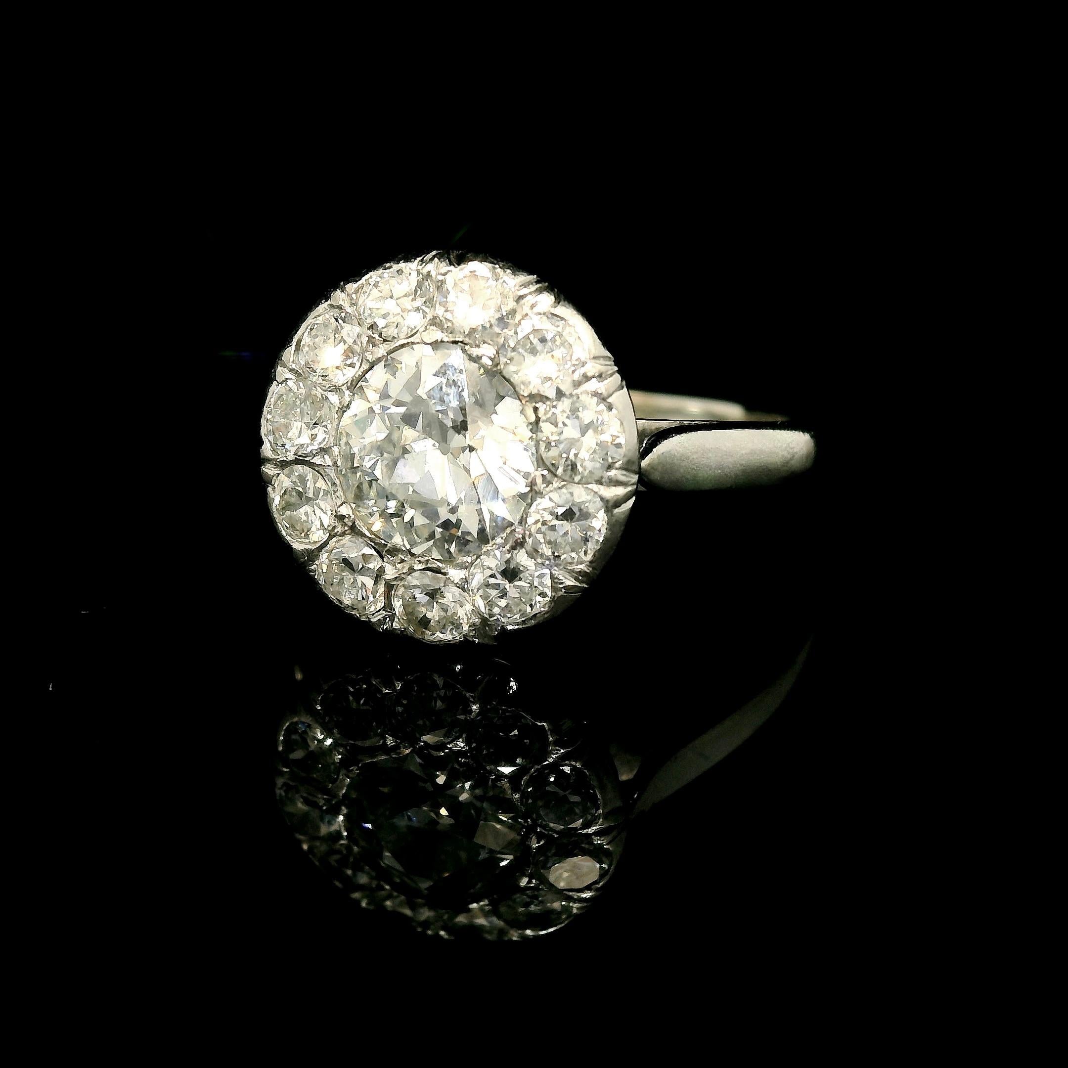 Vintage Alteuropäischer Diamant-Cluster-Ring mit Diamanten (Alteuropäischer Schliff)
