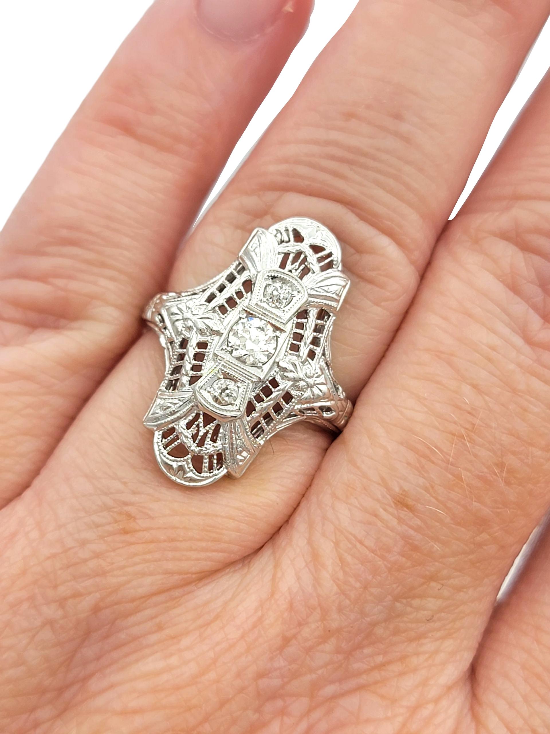 Vintage Old European & Old Mine Cut Diamant Filigran Ring in 18 Karat Weißgold im Angebot 1