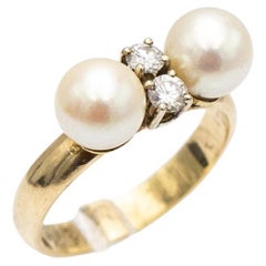 Vintage old golden diamond ring with two Akoya pearls