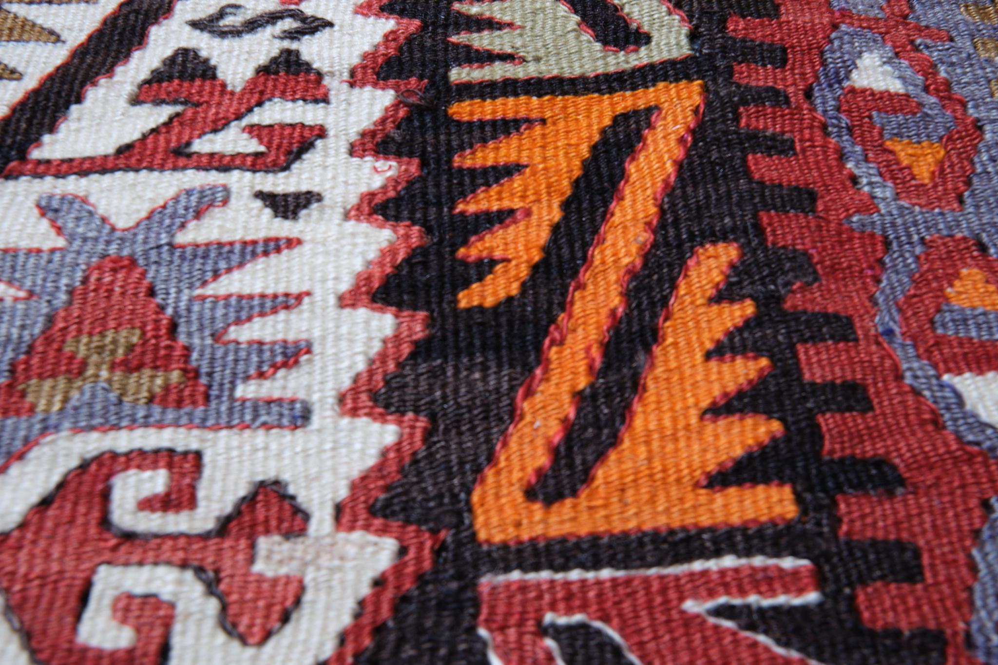 Turc Coussin Kilim vintage et ancien, coussin moderne turc d'Anatolie Yastik 4304 en vente