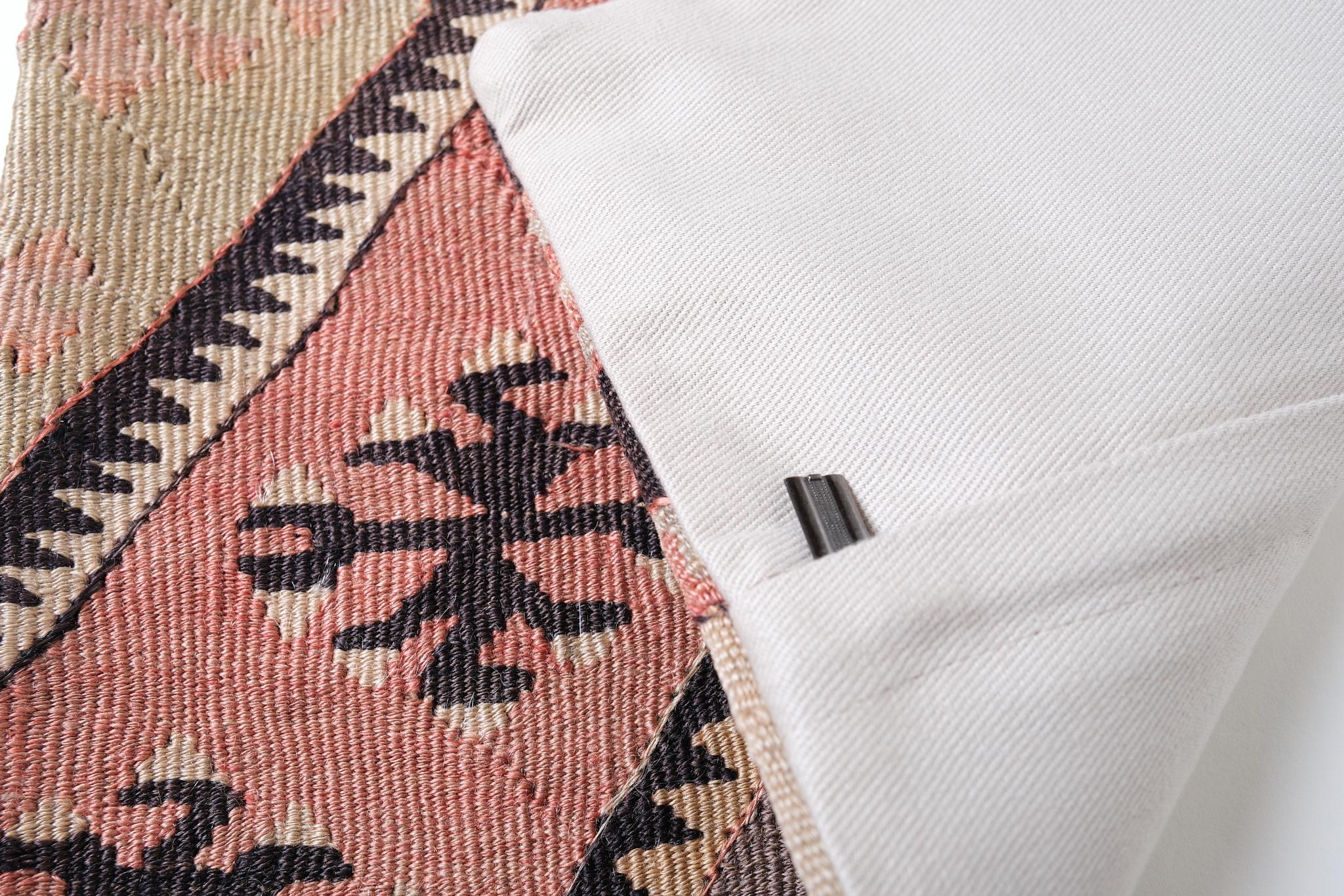 Vintage & Old Kilim Cushion Cover, Anatolian Yastik Turkish Modern Pillow 4373 In Good Condition For Sale In Tokyo, JP