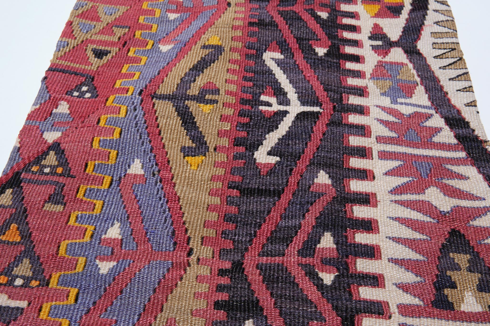 Türkisches modernes Yastik-Kissen im Vintage-Stil mit altem Kelim-Kissen, 4386 im Zustand „Gut“ im Angebot in Tokyo, JP