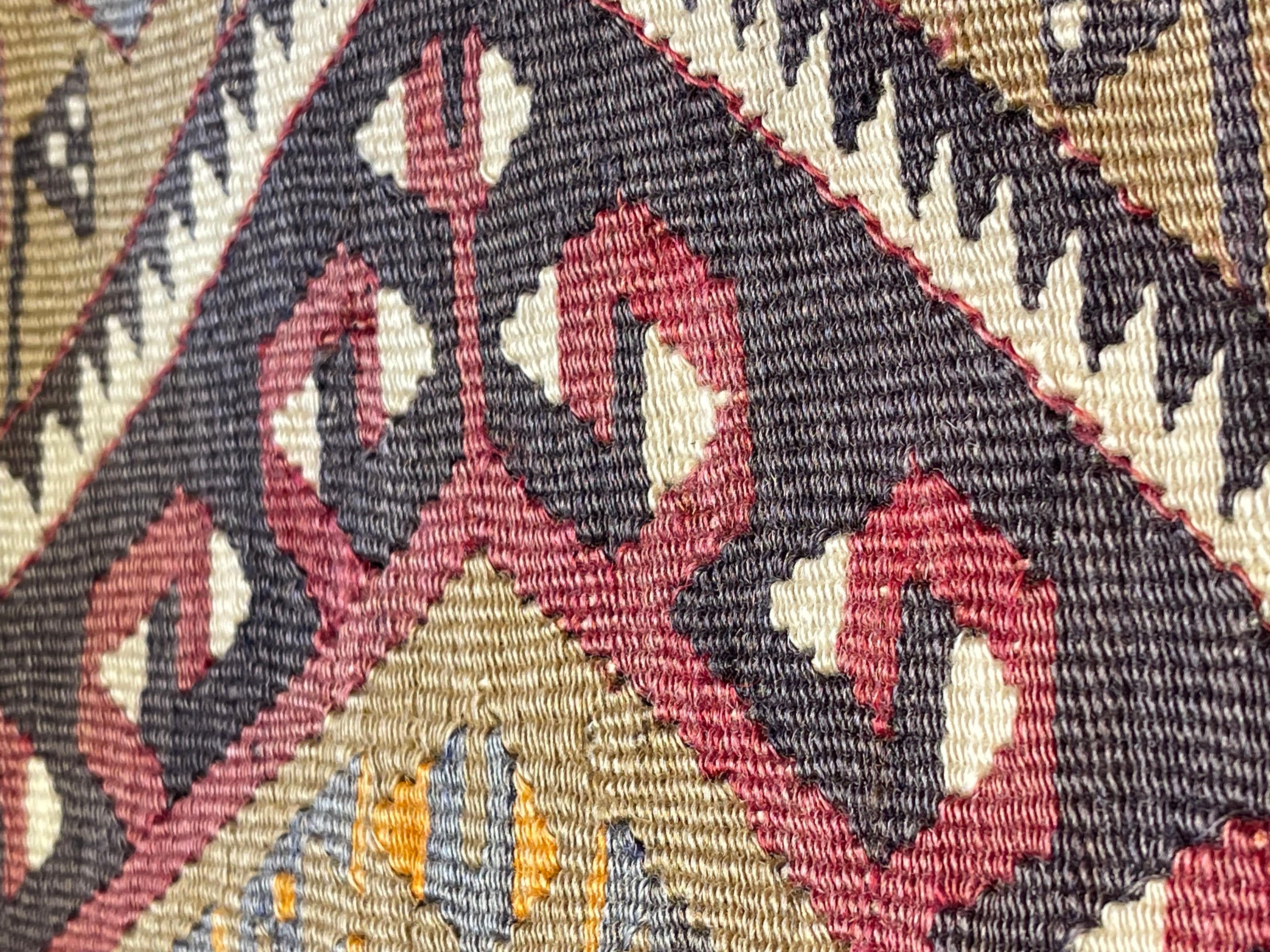 Funda de Cojín Kilim Vintage y Antiguo, Cojín Moderno Turco Yastik de Anatolia 4397 Tejido a mano en venta