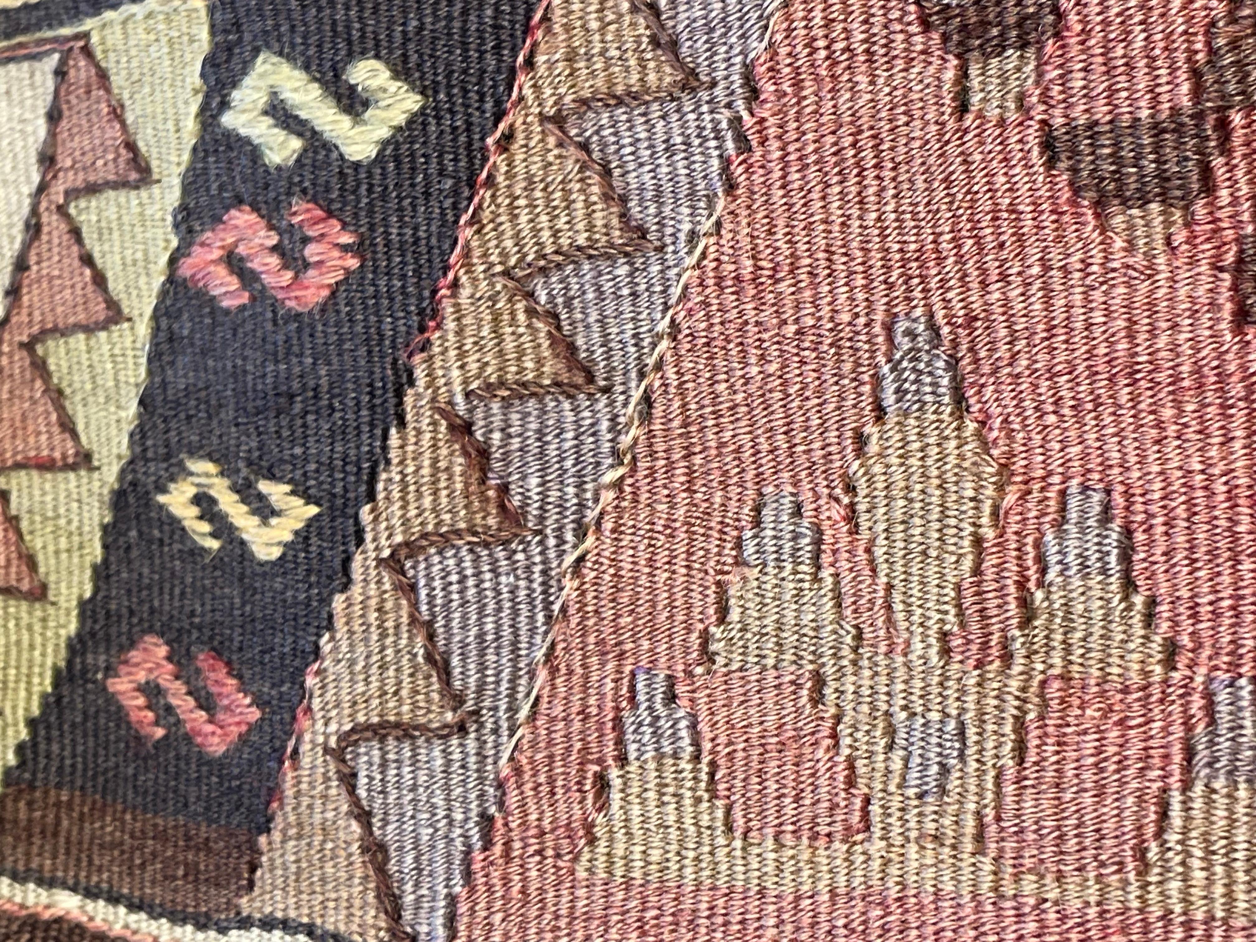 Turc Coussin Kilim vintage et ancien, coussin moderne turc d'Anatolie Yastik 4400 en vente