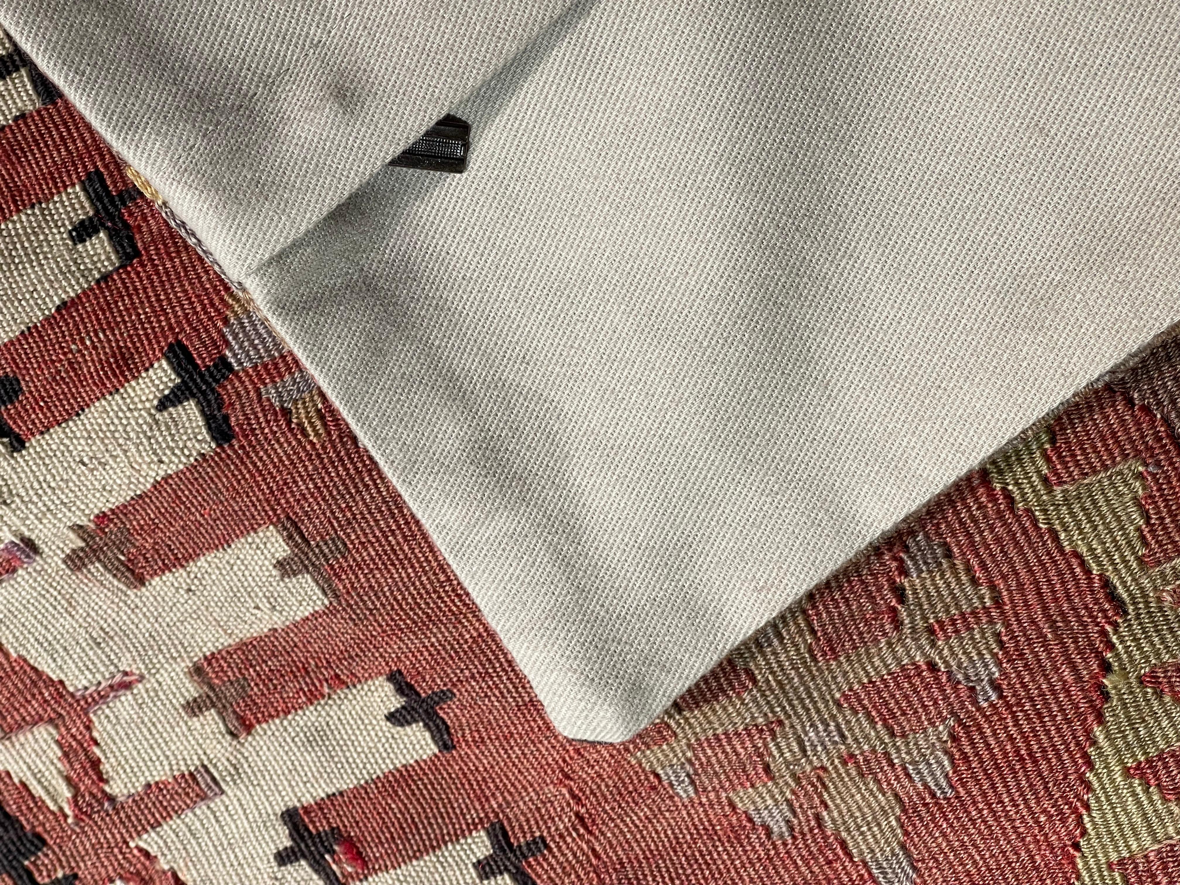 Noué à la main Coussin Kilim vintage et ancien, coussin moderne turc d'Anatolie Yastik 4402 en vente