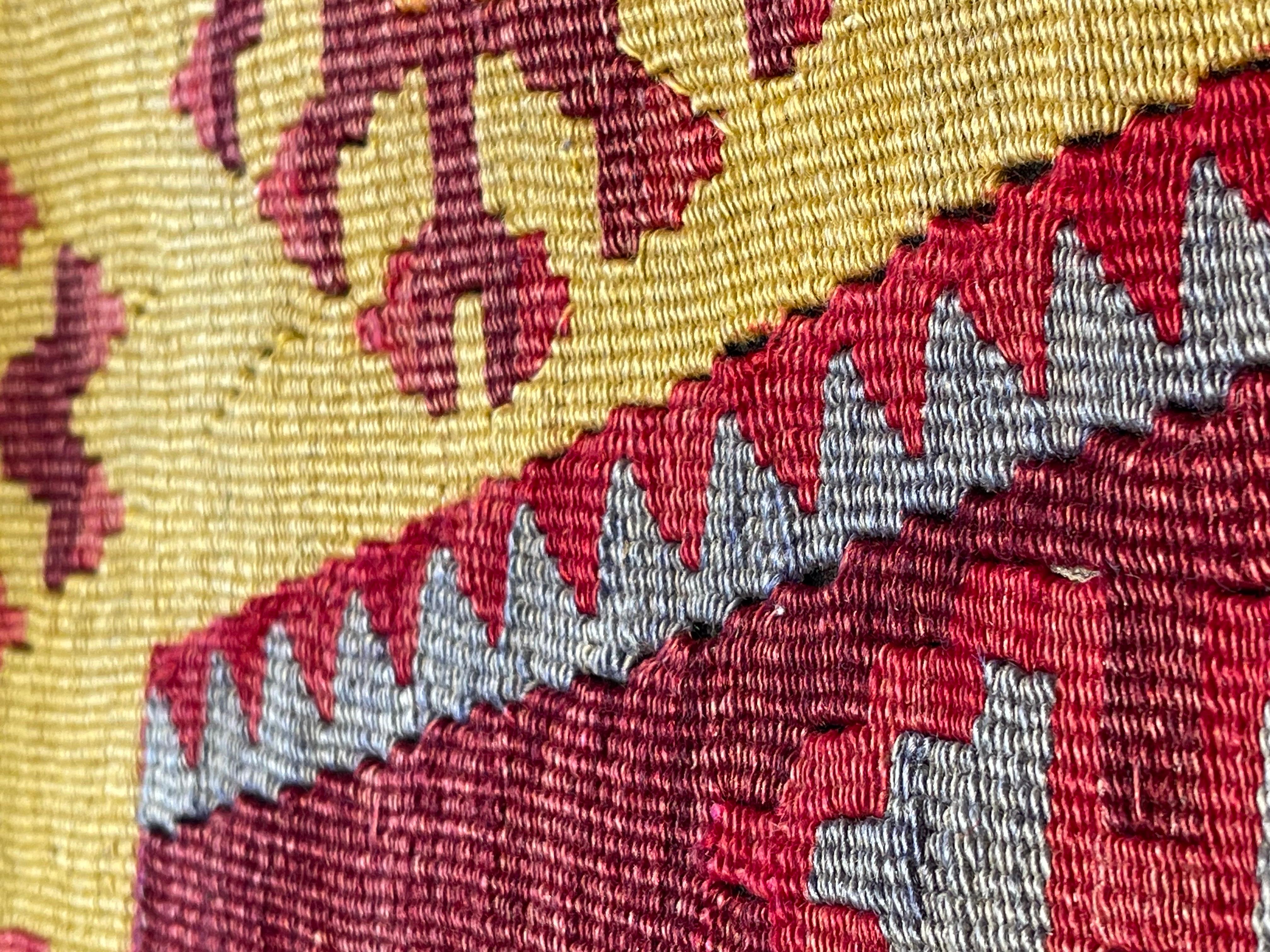 Turc Coussin Kilim vintage et ancien, coussin moderne turc d'Anatolie Yastik 4411 en vente