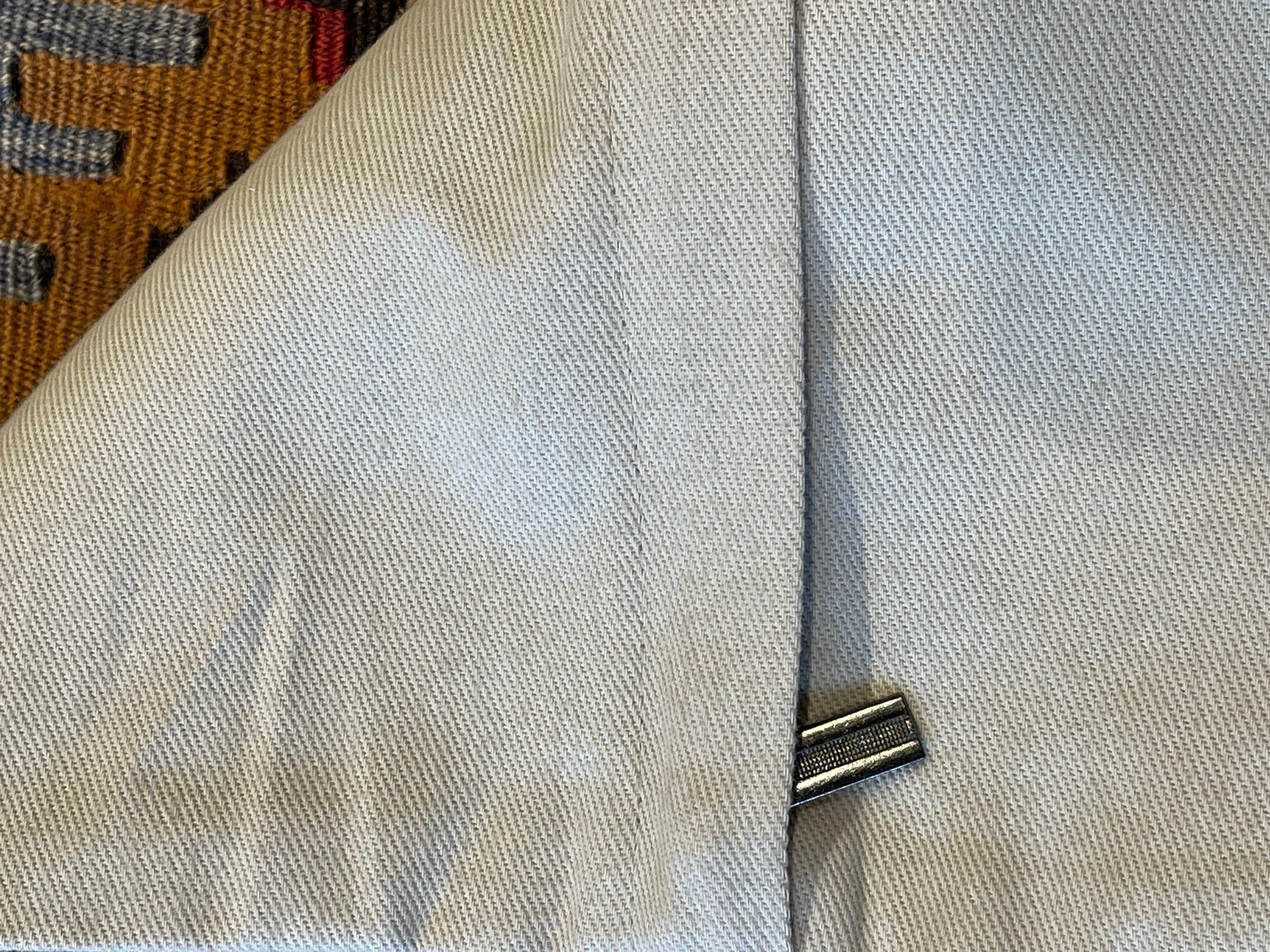 Noué à la main Coussin Kilim vintage et ancien, coussin moderne turc d'Anatolie Yastik 4415 en vente