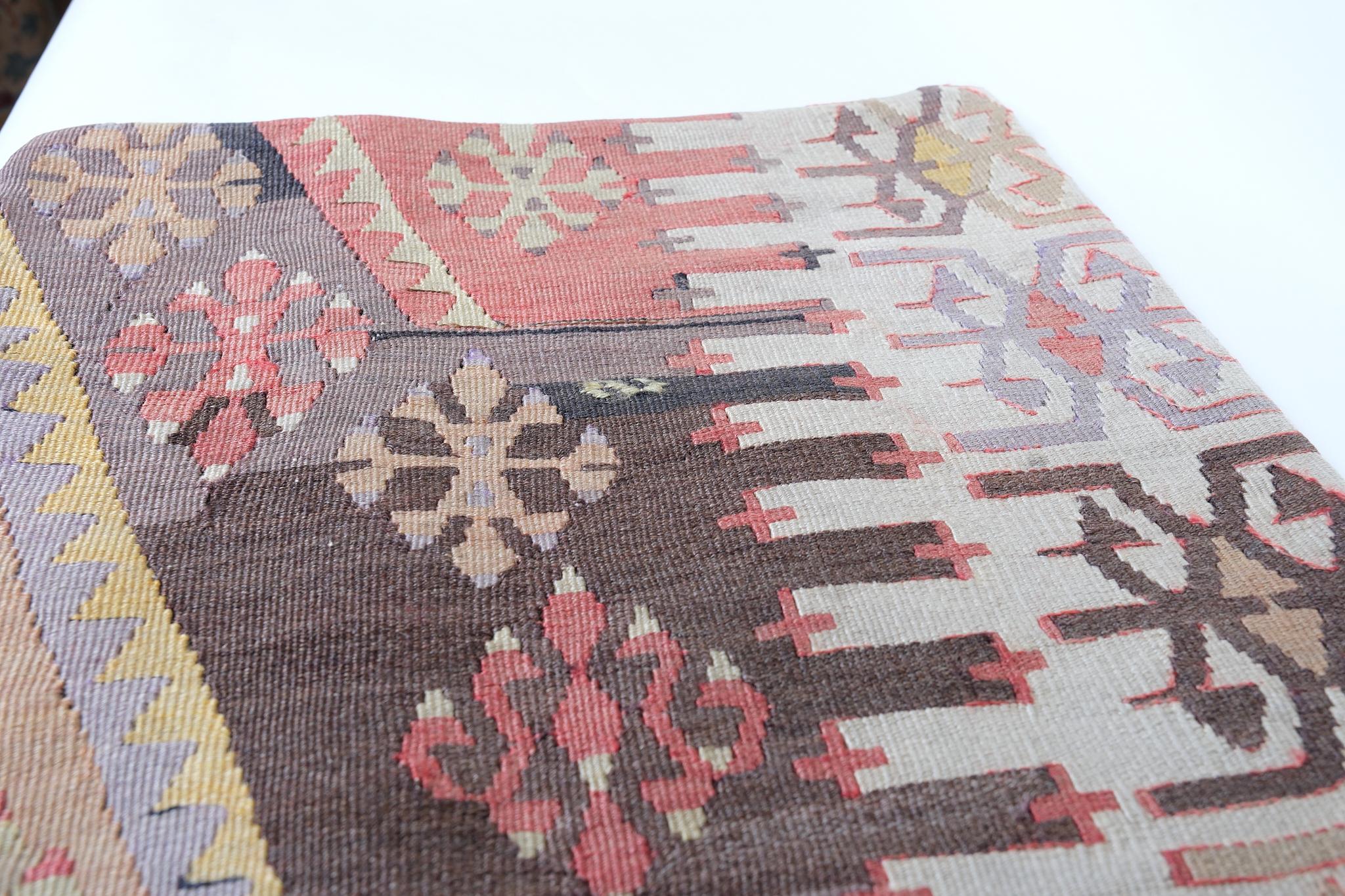 Vintage & Old Kilim Cushion Cover, Anatolian Yastik Turkish Modern Pillow 4422 In Good Condition For Sale In Tokyo, JP