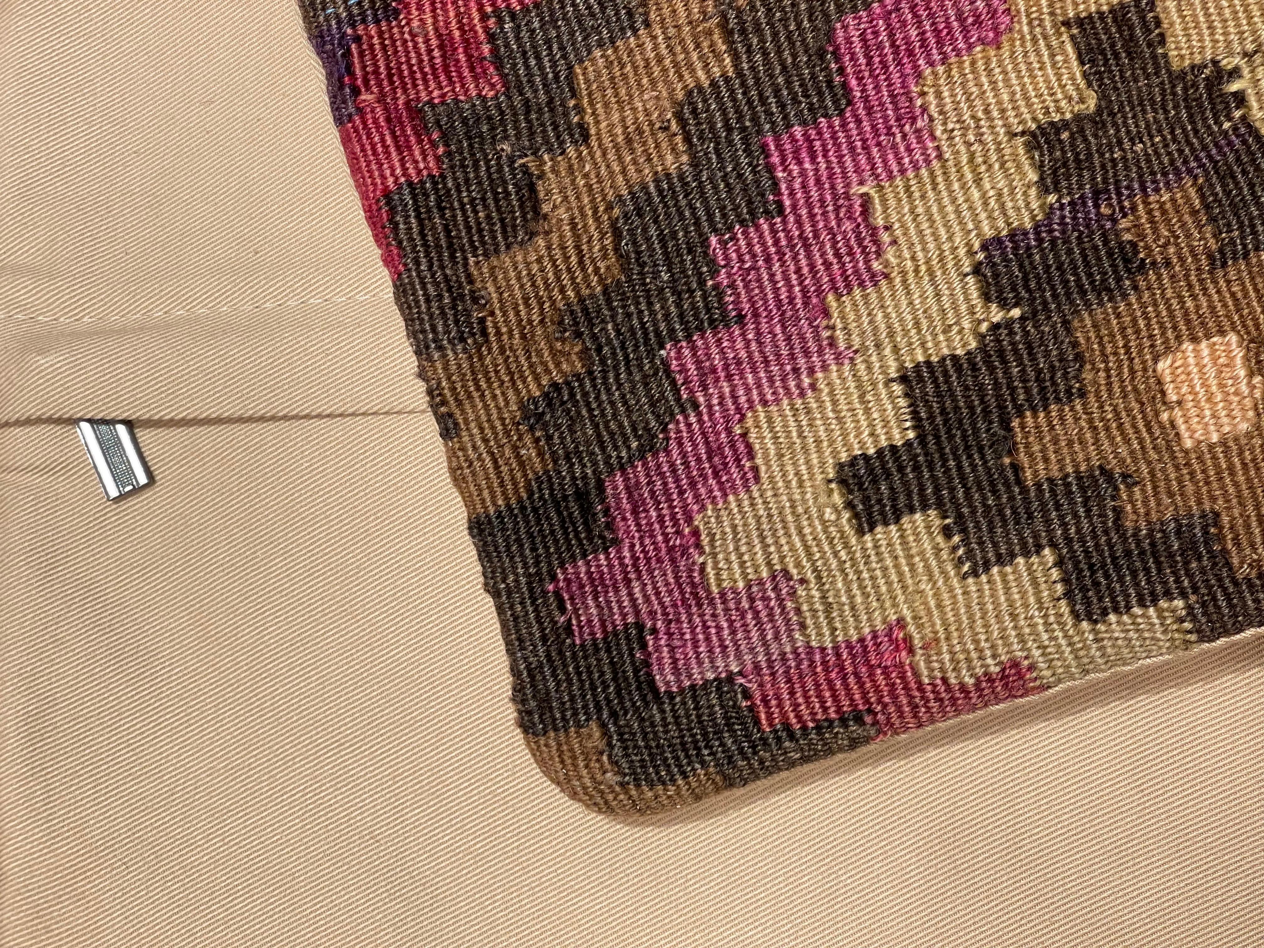 Vintage & Old Kilim Cushion Cover, Anatolian Yastik Turkish Modern Pillow 4438 In Good Condition For Sale In Tokyo, JP