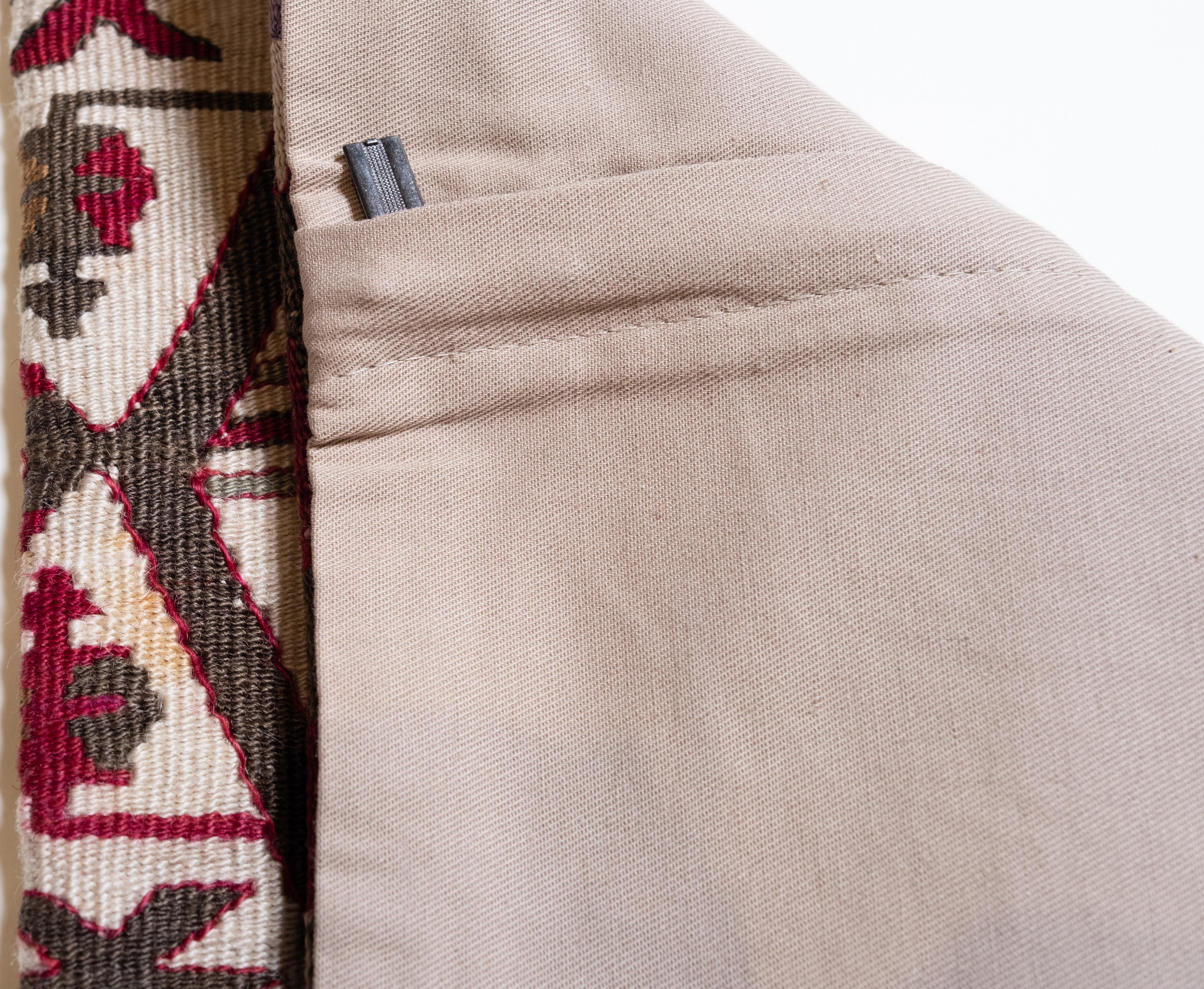 Vintage & Old Kilim Cushion Cover, Anatolian Yastik Turkish Modern Pillow 4499 In Good Condition For Sale In Tokyo, JP