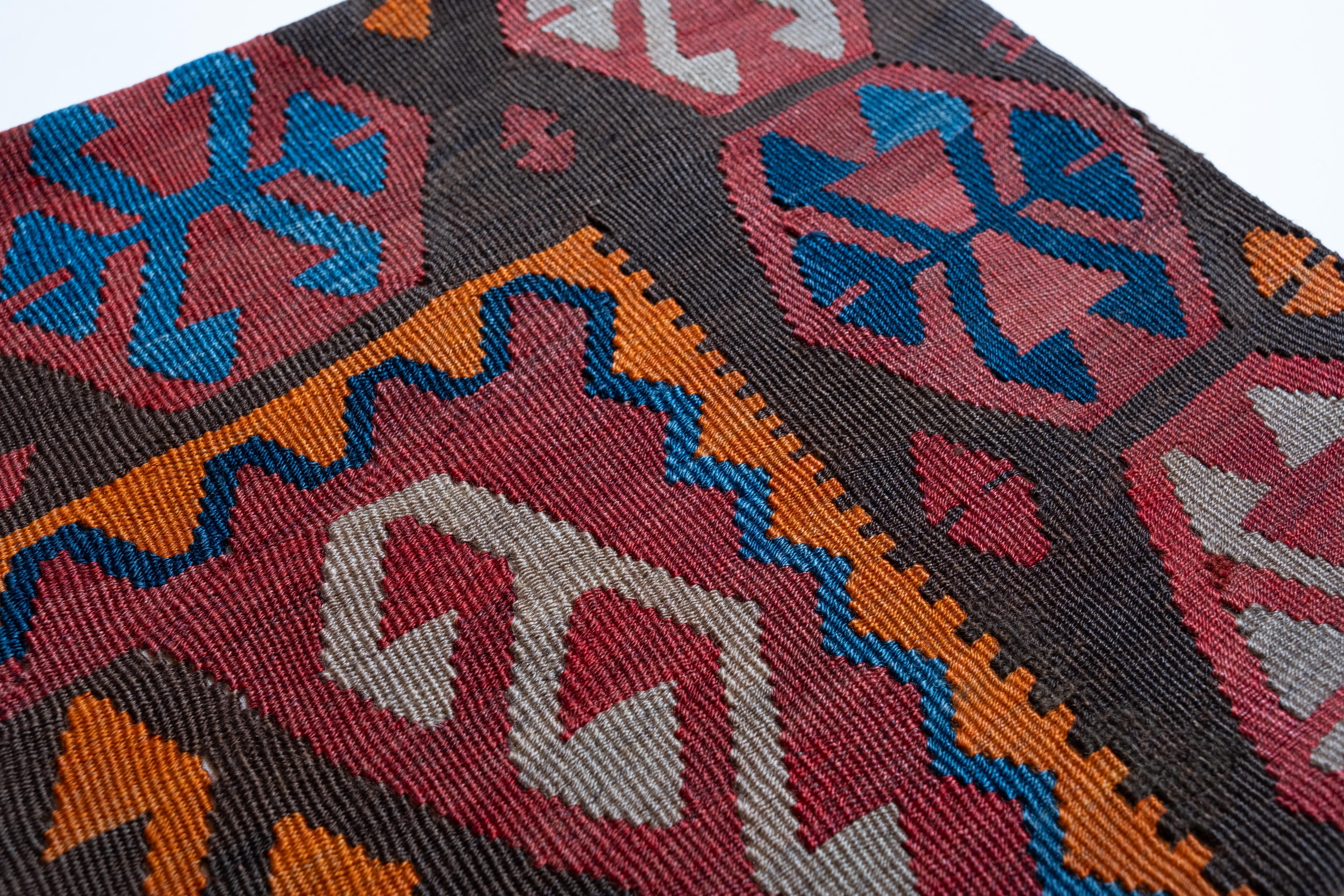 Vintage & Old Kilim Cushion Cover, Anatolian Yastik Turkish Modern Pillow 4515 In Good Condition For Sale In Tokyo, JP