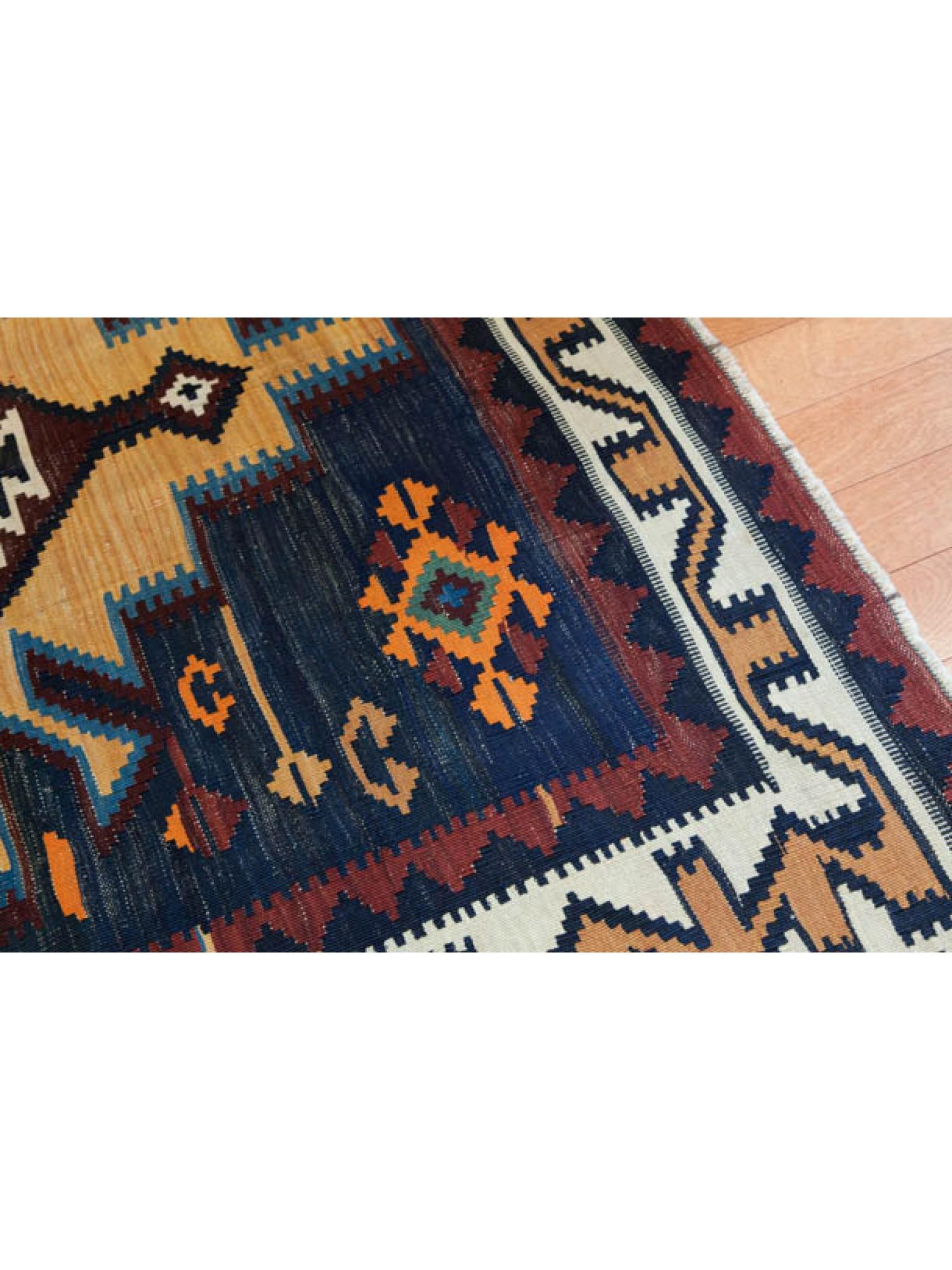 Vintage Old Kuba Super Fine Kilim Rug, Caucasian Carpet In Good Condition For Sale In Tokyo, JP
