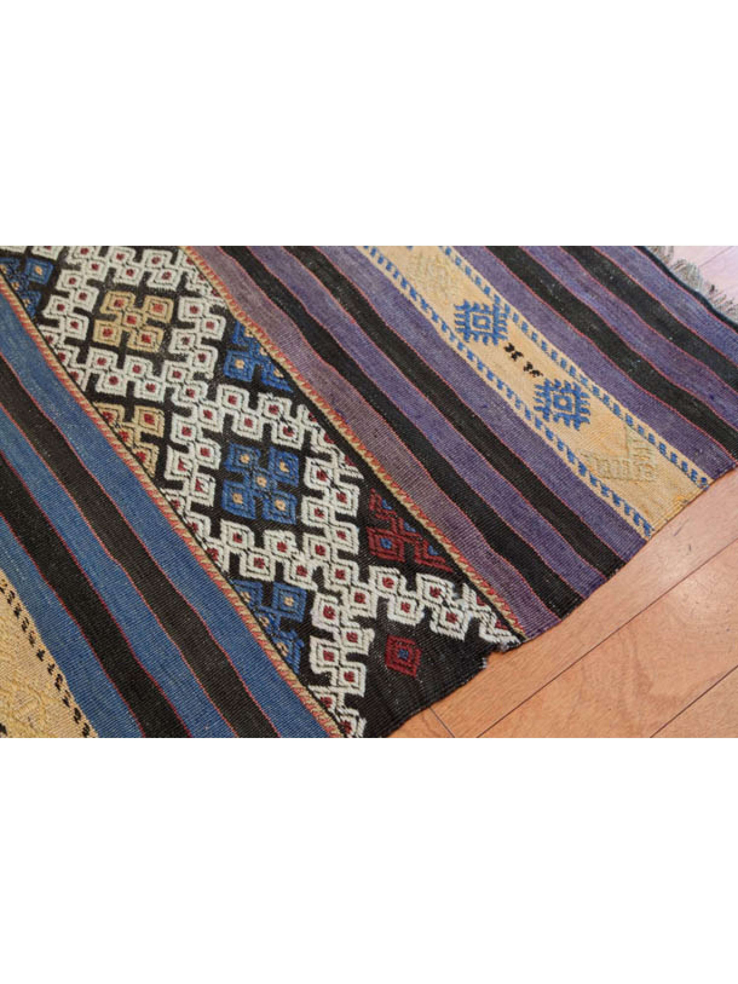 Vintage Old Malatya Cecim Jijim Kilim Eastern Anatolia Türkischer Teppich Cicim Rug (Kelim) im Angebot
