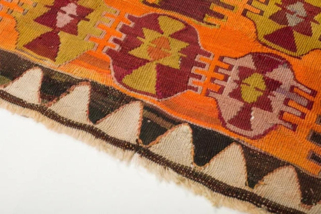 Vintage Old Mihrab Kilim Rug Konya Tappeto Turco Naturale dell'Anatolia Centrale In condizioni buone in vendita a Tokyo, JP
