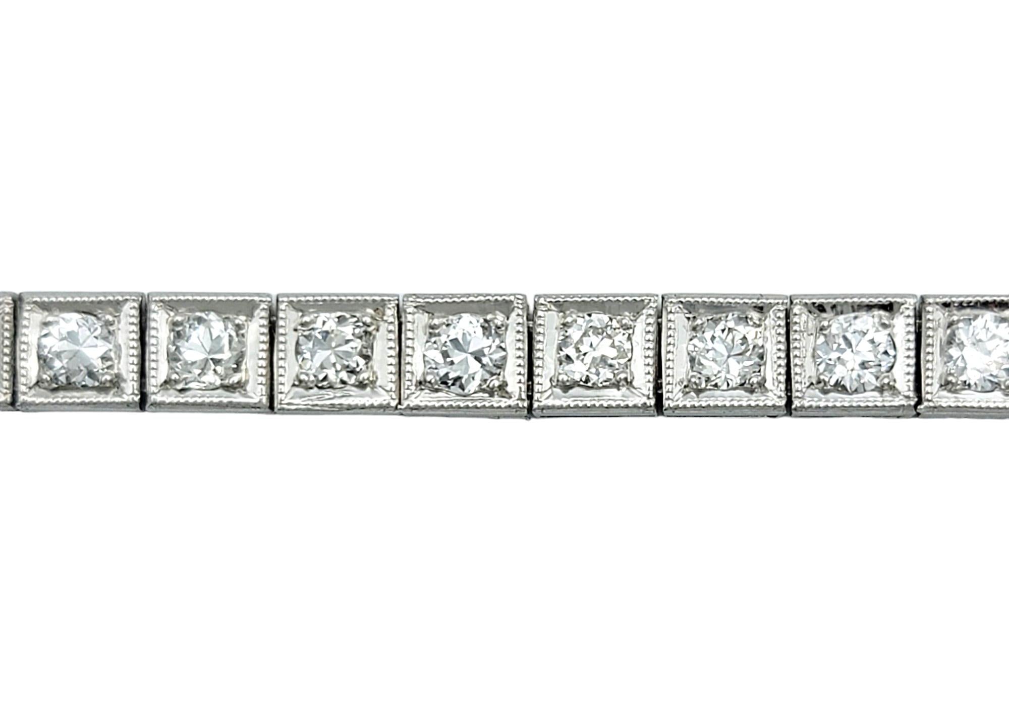 Taglio vecchia miniera Bracciale Tennis Vintage con Diamanti Mine e Diamanti Taglio Rotondo con Grana in Platino in vendita