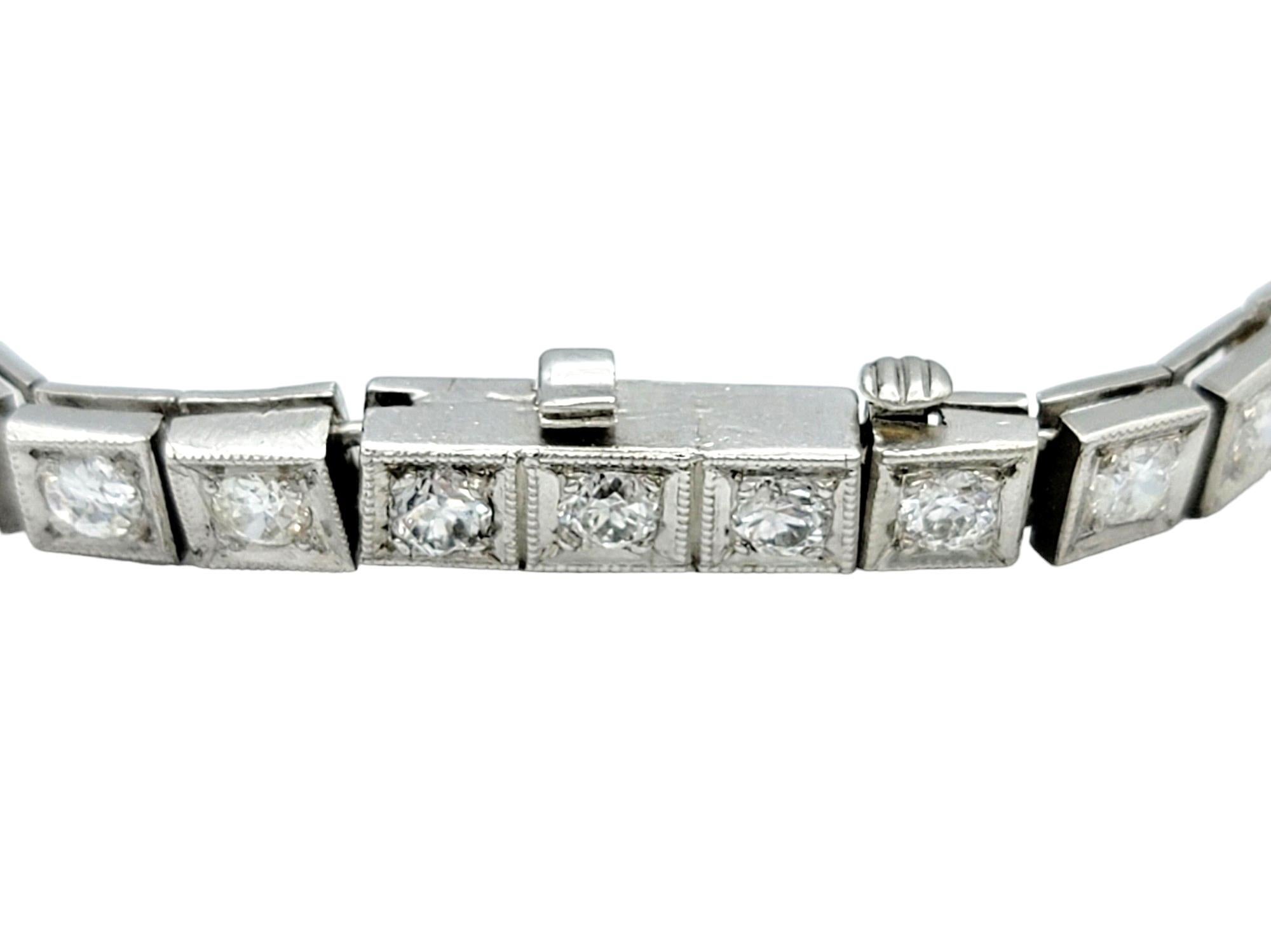 Donna Bracciale Tennis Vintage con Diamanti Mine e Diamanti Taglio Rotondo con Grana in Platino in vendita