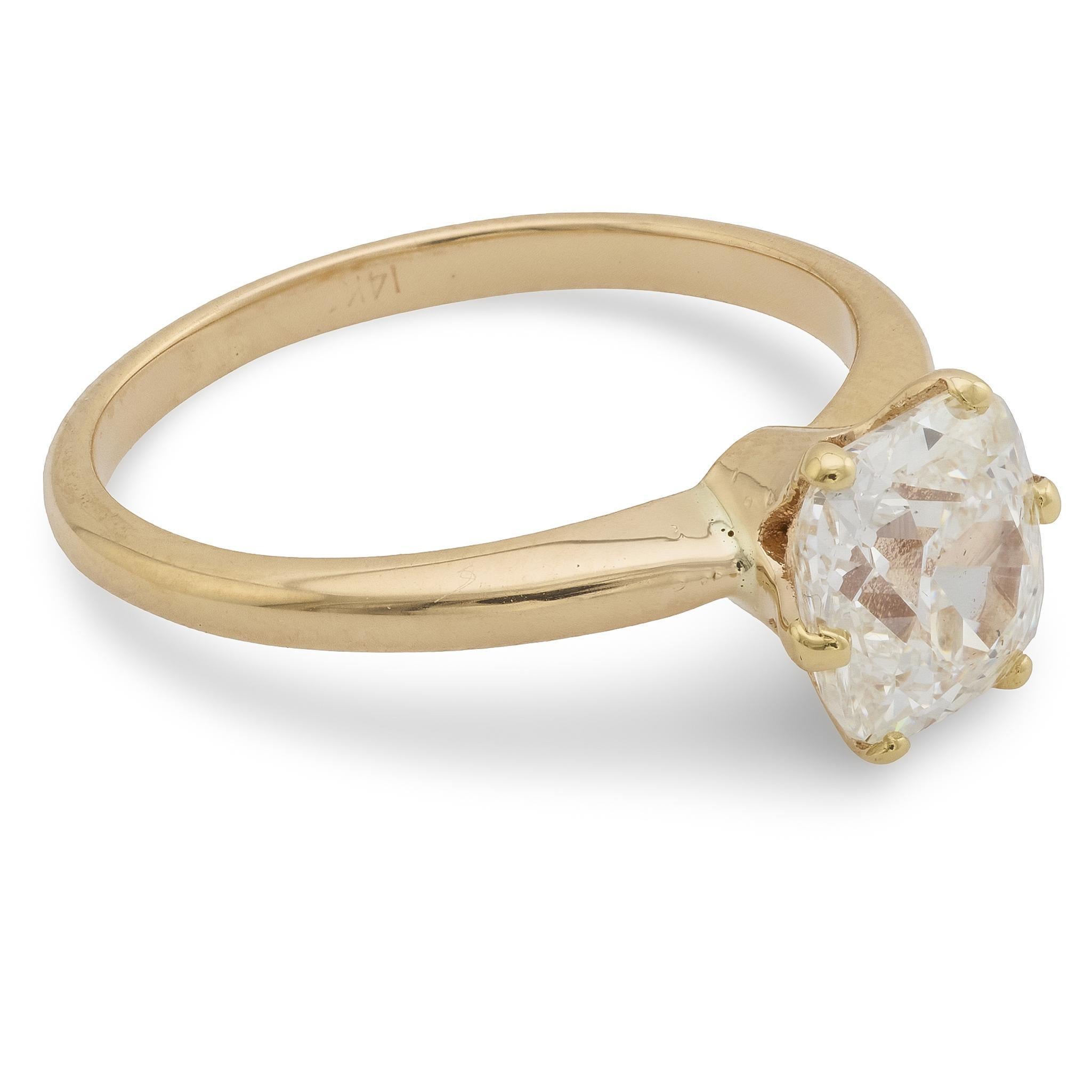 Vintage old mine cut diamond 14k yellow gold solitaire engagement ring In Good Condition For Sale In Beverly Hills, CA