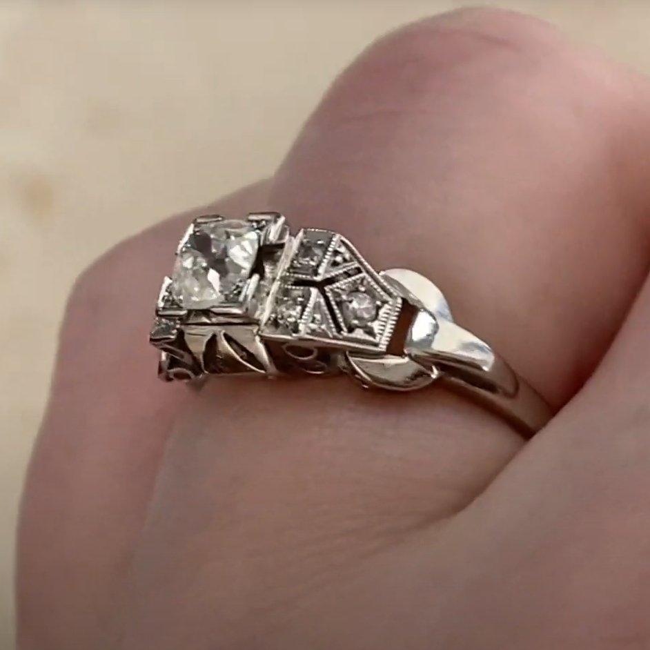 Donna Anello di fidanzamento vintage con diamanti taglio mine (circa 0,50 carati), platino in vendita