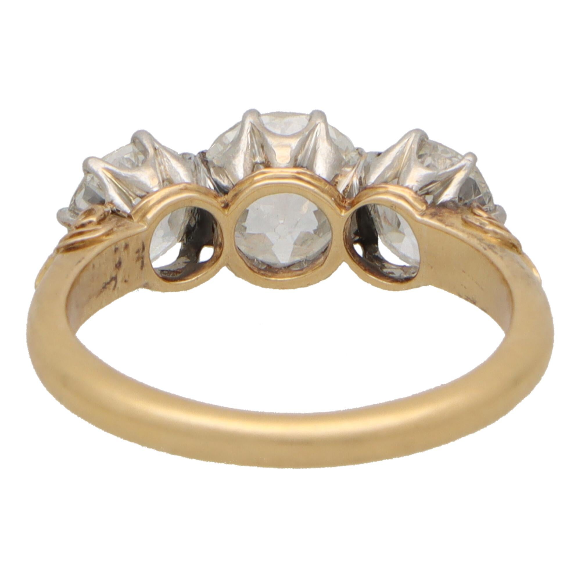 Vintage Old Mine Cut Diamond Three Stone Ring Set in 18k Yellow Gold In Excellent Condition In London, GB